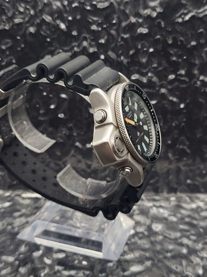 Citizen Promaster C020-086899 Y - Duiker Chronograaf - Multifunctioneel - Red Robin Watches