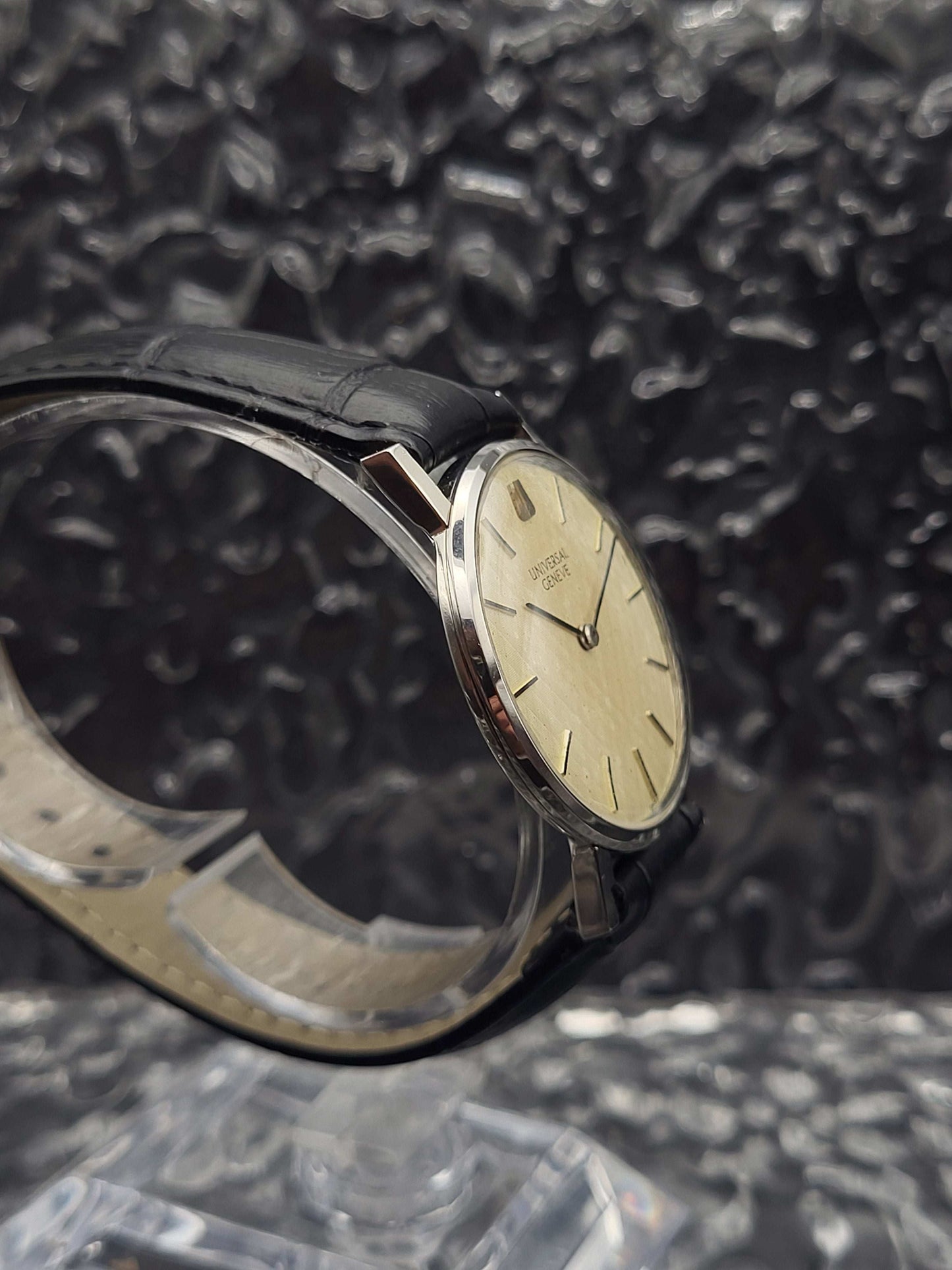 Universal Genève Ultra Thin - Ref. 842109 - Linen Dial - Manual