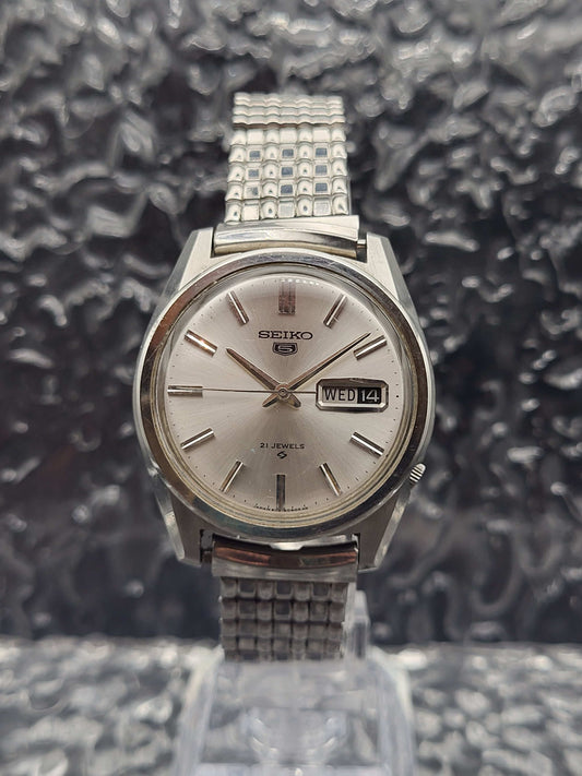 Seiko 5 - Ref. 6119-8040 - Dag Datum - Zilveren Sunburst