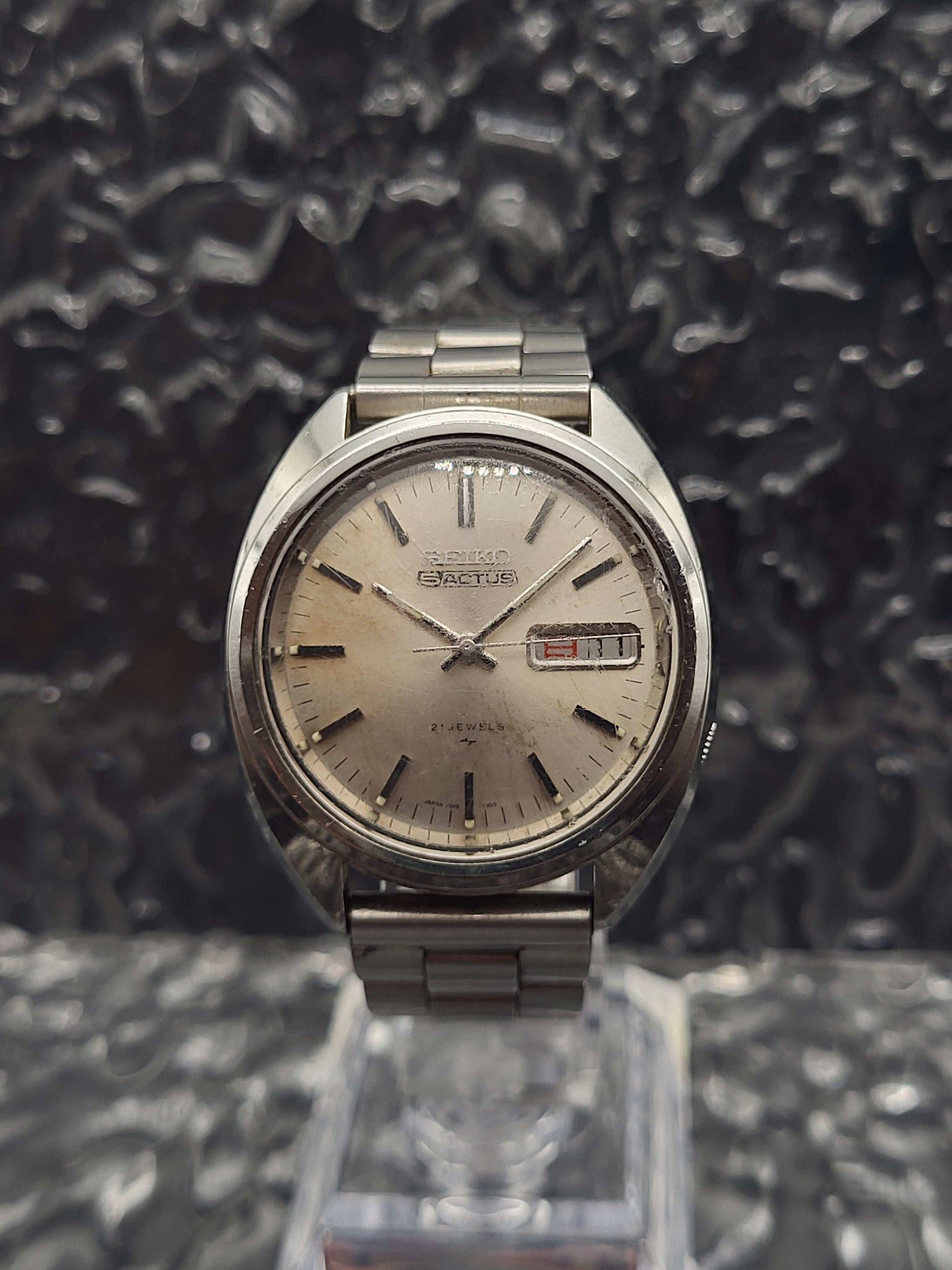 Seiko 5 Actus - Ref. 7019-7070 - Kanji Dag Datum