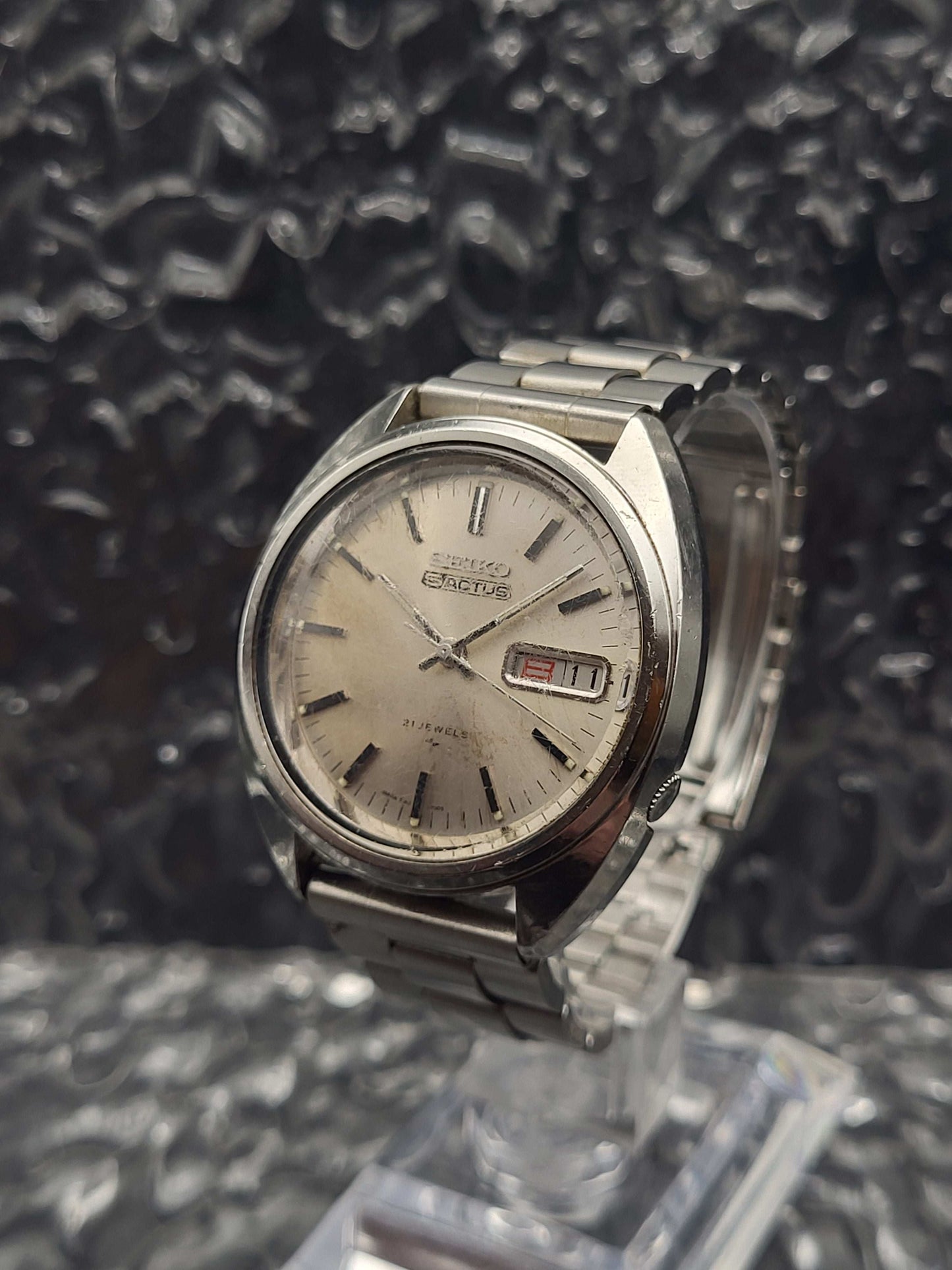 Seiko 5 Actus - Ref. 7019-7070 - Kanji Dag Datum