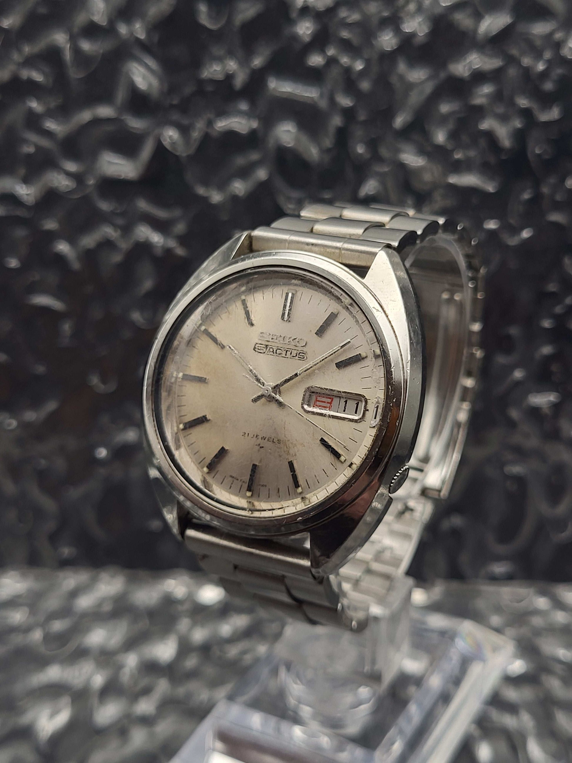 Seiko 5 Actus - Ref. 7019-7070 - Kanji Dag Datum