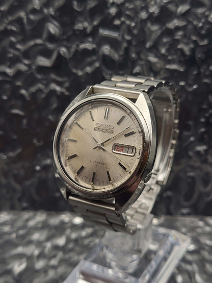 Seiko 5 Actus - Ref. 7019-7070 - Kanji Dag Datum