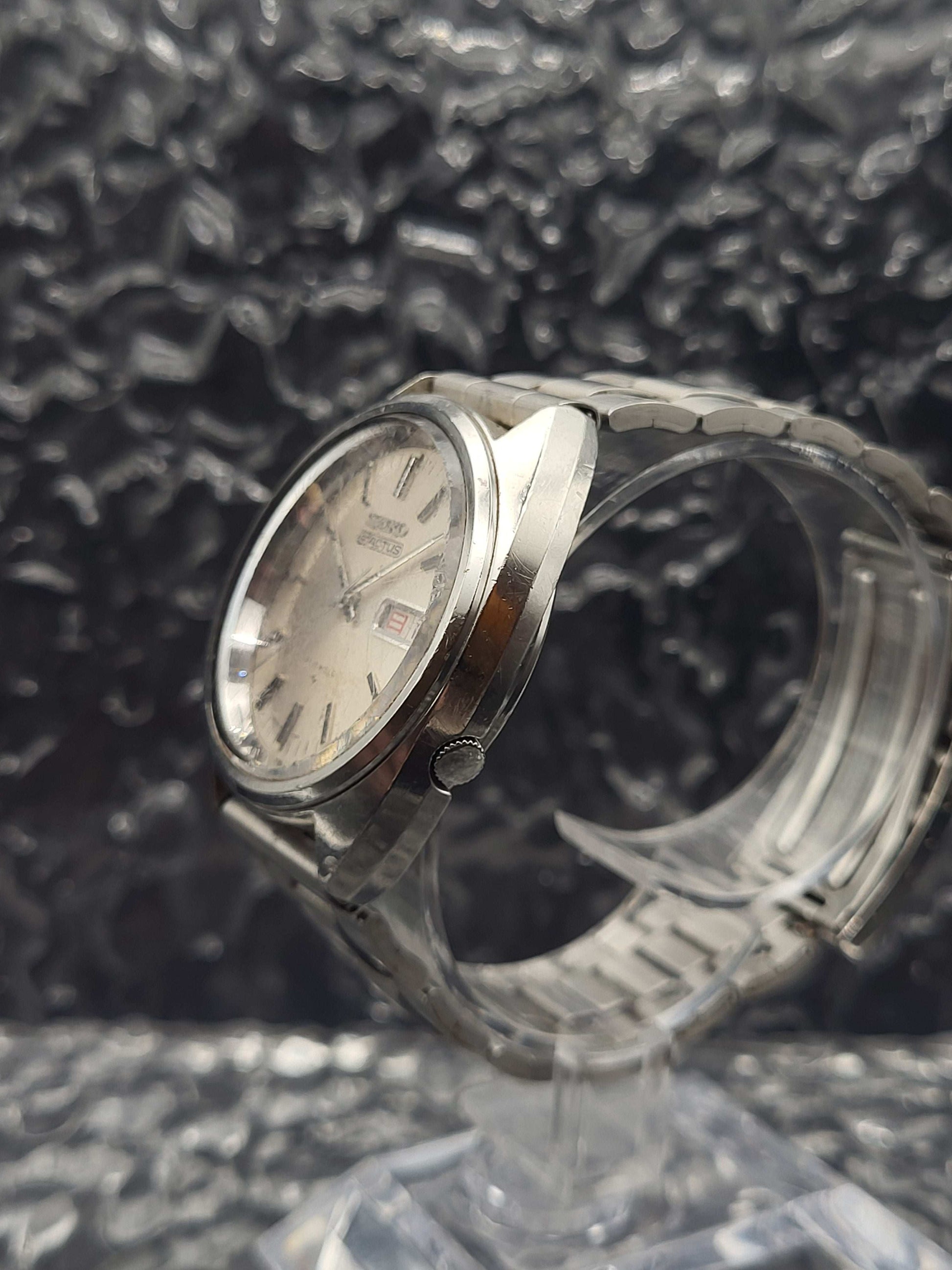 Seiko 5 Actus - Ref. 7019-7070 - Kanji Dag Datum