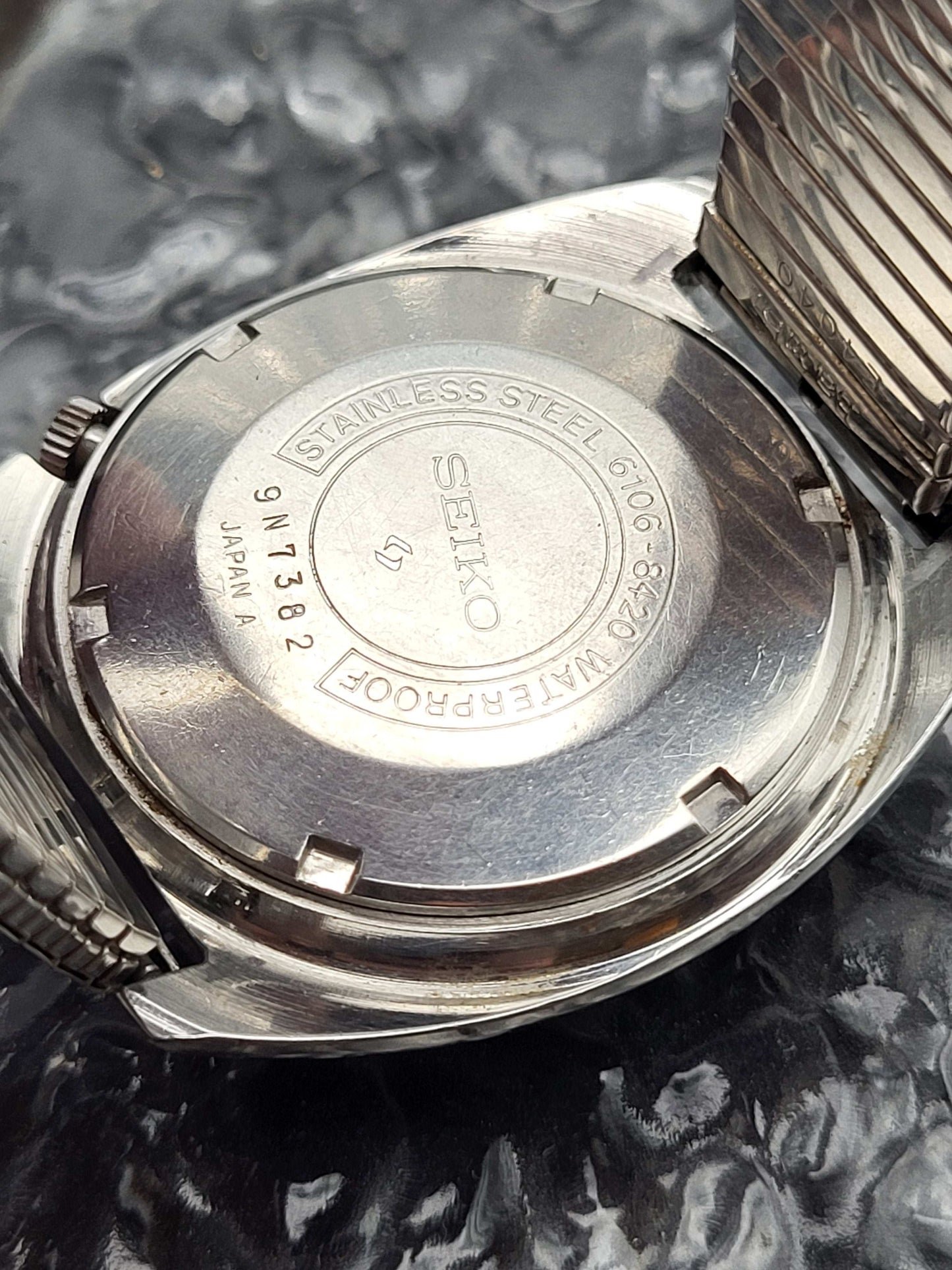 Seiko 5 Actus SS - Ref. 6106-8420 - Kanji Dag Datum