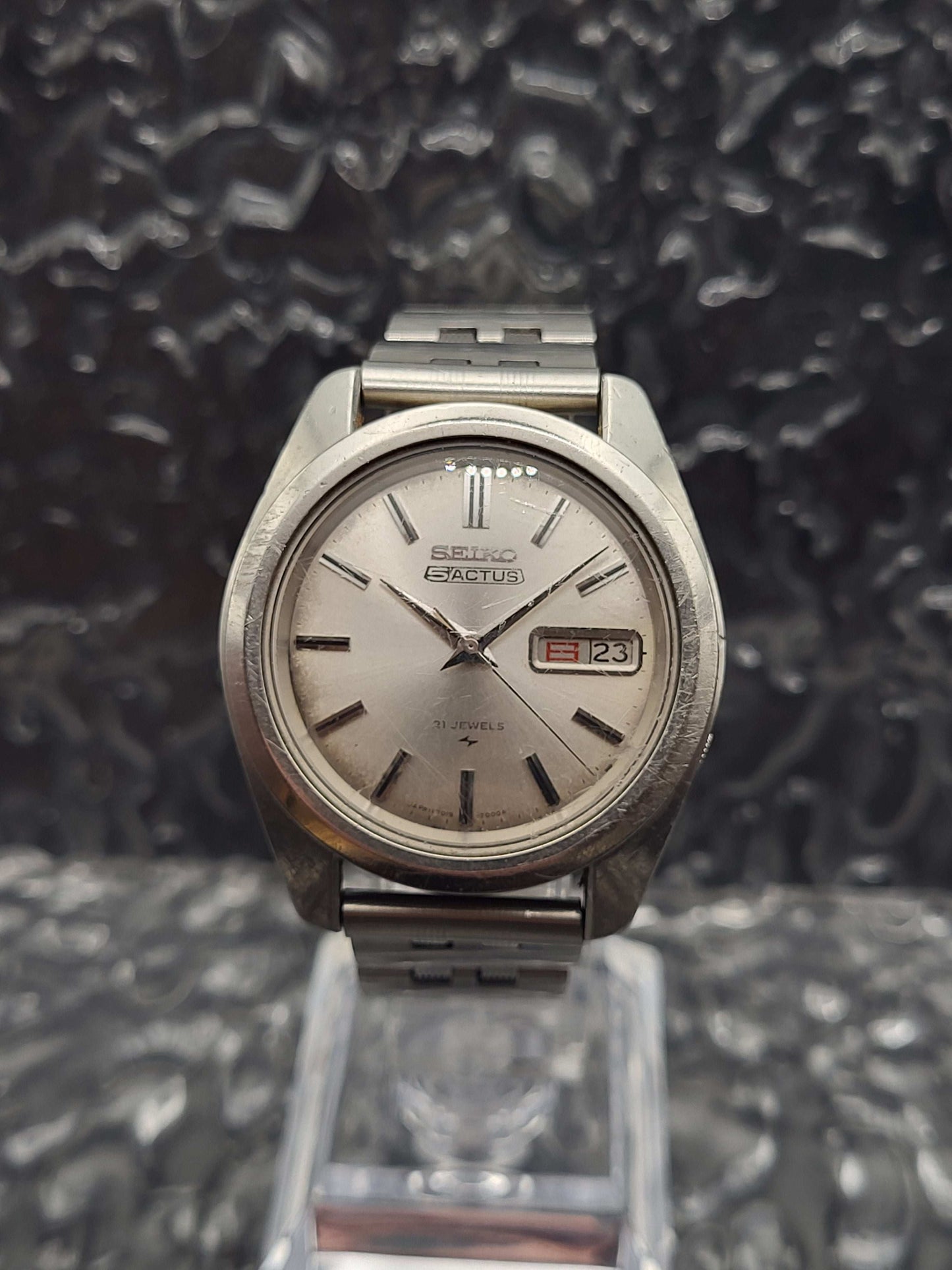 Seiko 5 Actus - Ref. 7019-7040 - Kanji Dag Datum