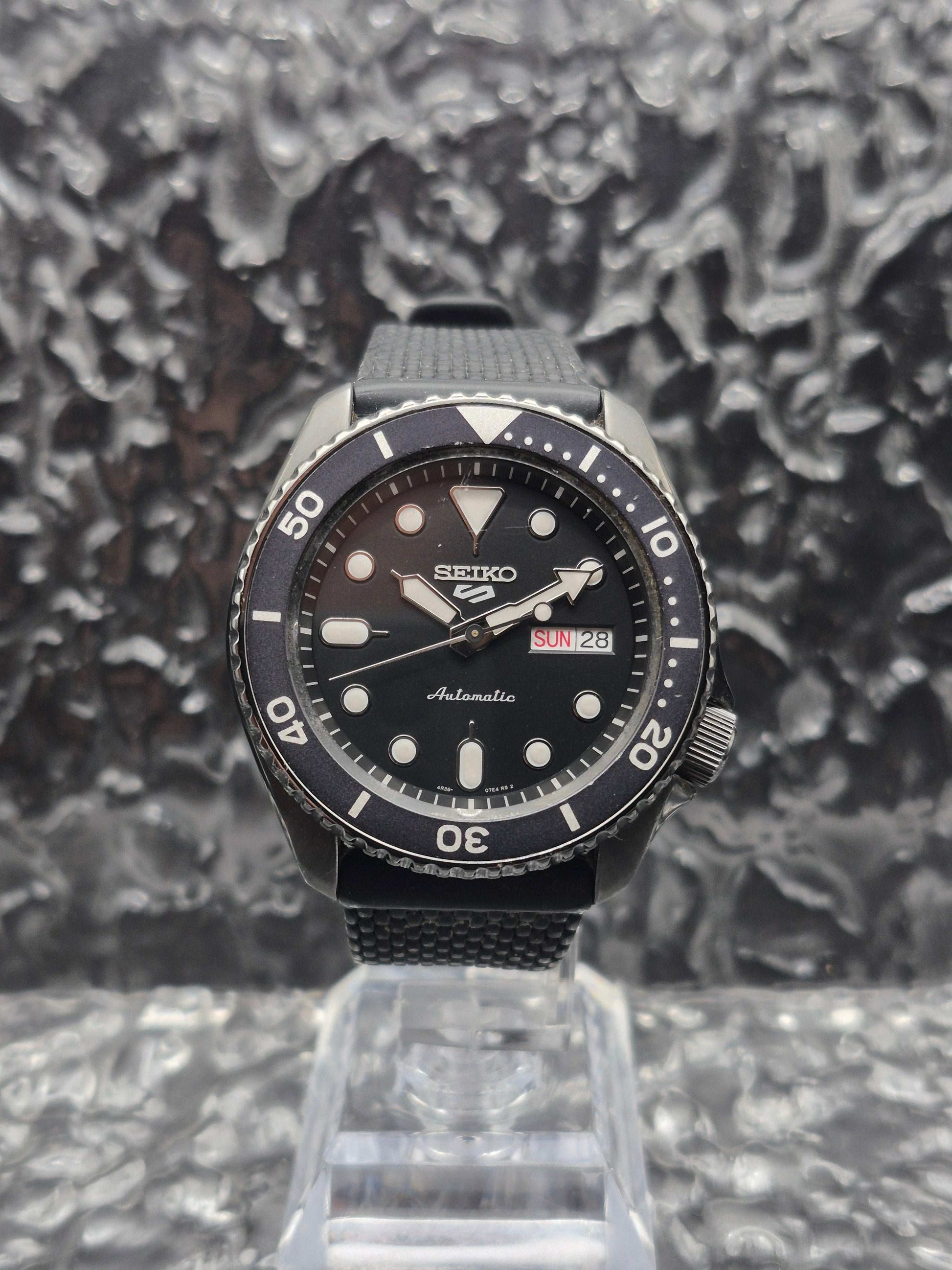 Seiko 5 Sports Ref. SRPD65K1 - 4R36-07G0 Black Case Automatic - Red Robin Watches