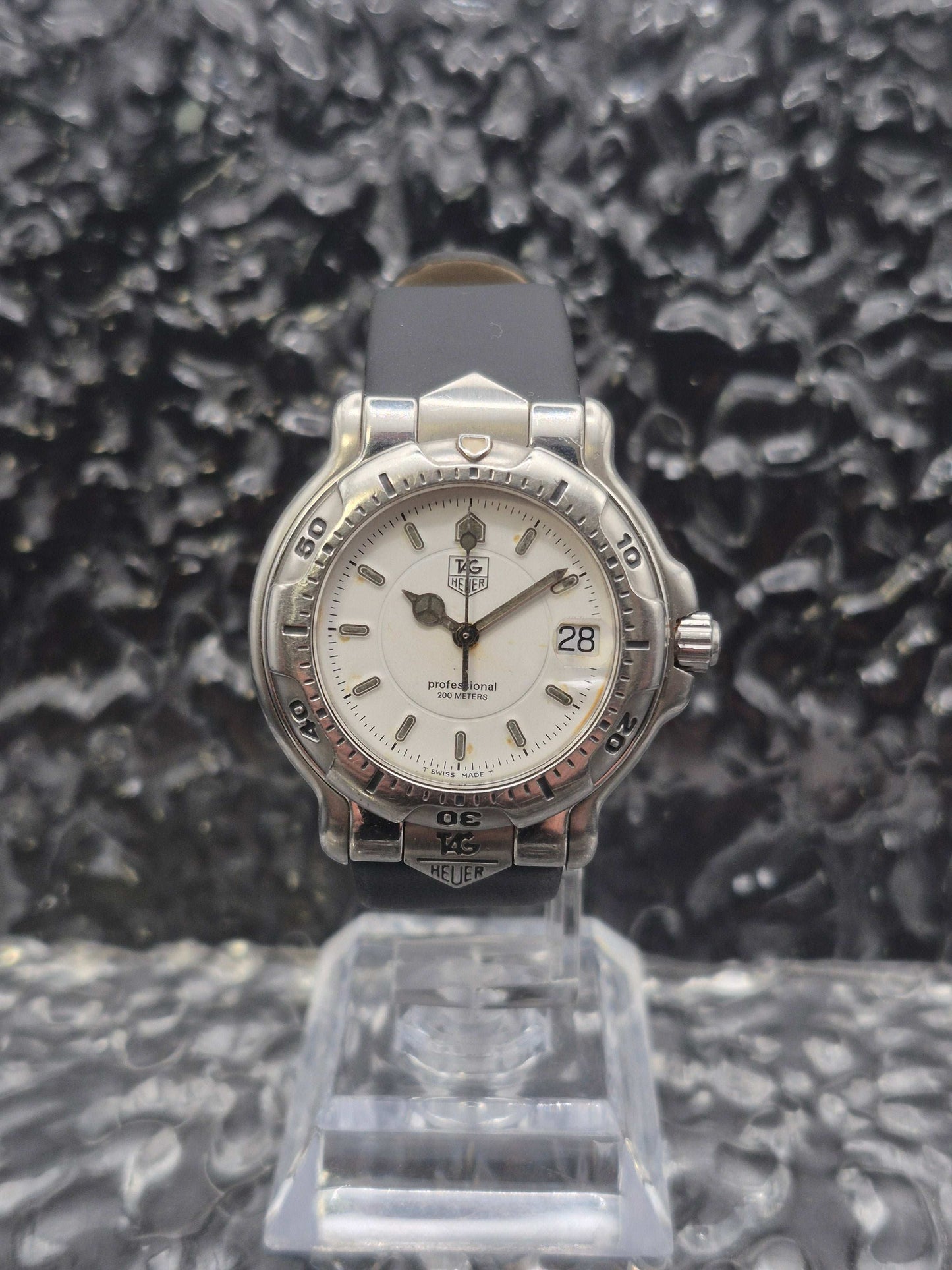 Tag Heuer Professional 6000 Ref. WH1211 Quartz 36mm Mid-Size