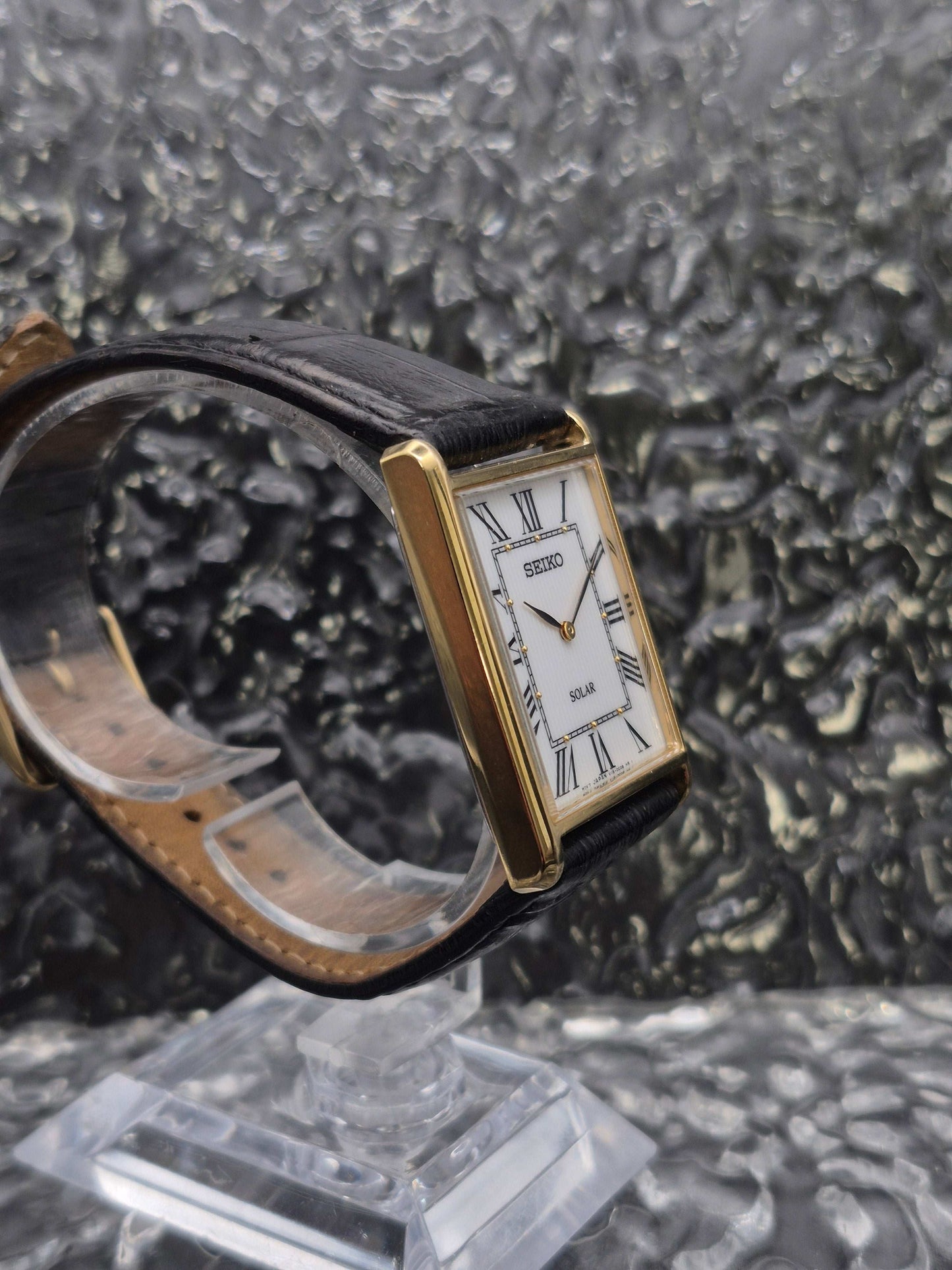 Seiko Solar Tank Ref. V115-0BC0 Gold Tone Roman Numeral Men's - Red Robin Watches