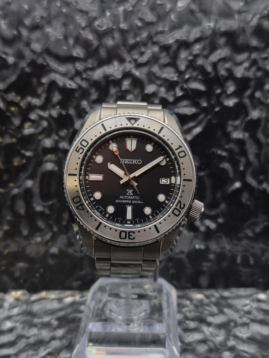 Seiko Steelmaster Ref. SPB185J1 - 6R35-01E0 Full Set Automatic - Red Robin Watches