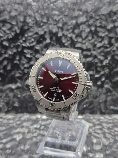 Oris Aquis 'Cherry' Ref. 01 733 7766 4158 Full Set 41.5mm - Red Robin Watches