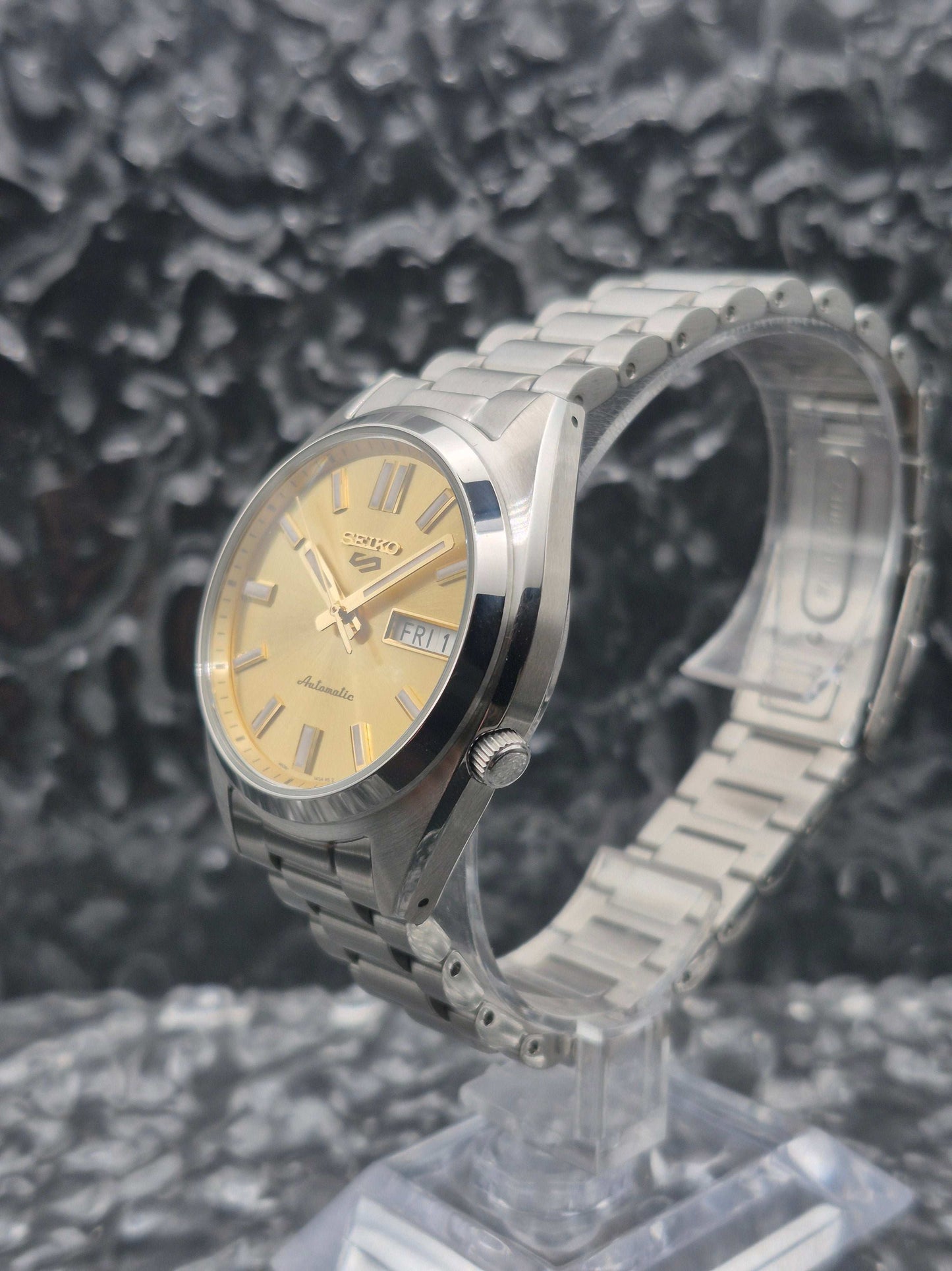 Seiko 5 Sports Ref. SRPL59K1 - 4R36-15M0 Full Set Gold Dial Automatic - Red Robin Watches