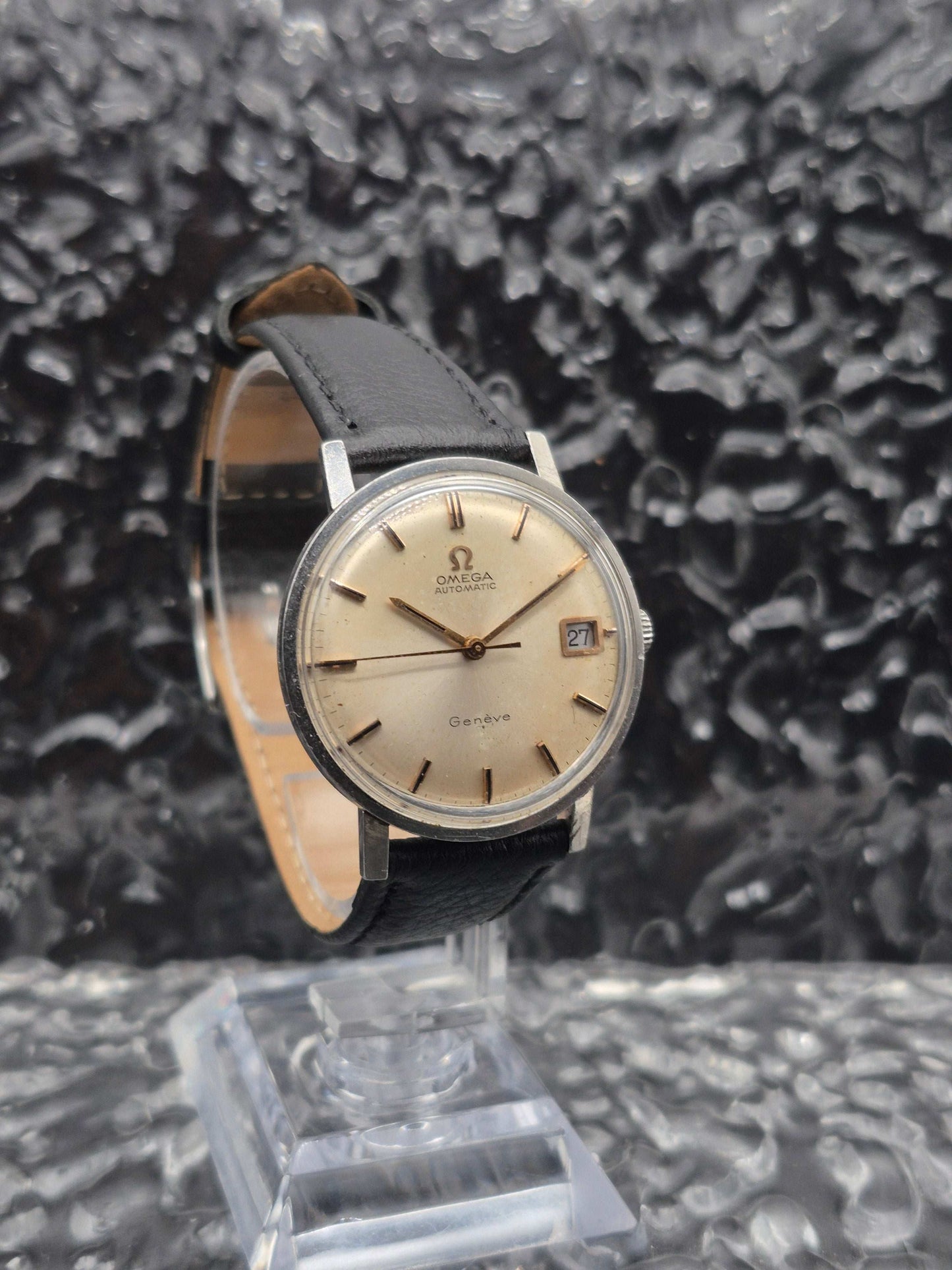 Omega Geneve Ref. 162.009 Automatic Patina Dial Cal. 565 - Red Robin Watches