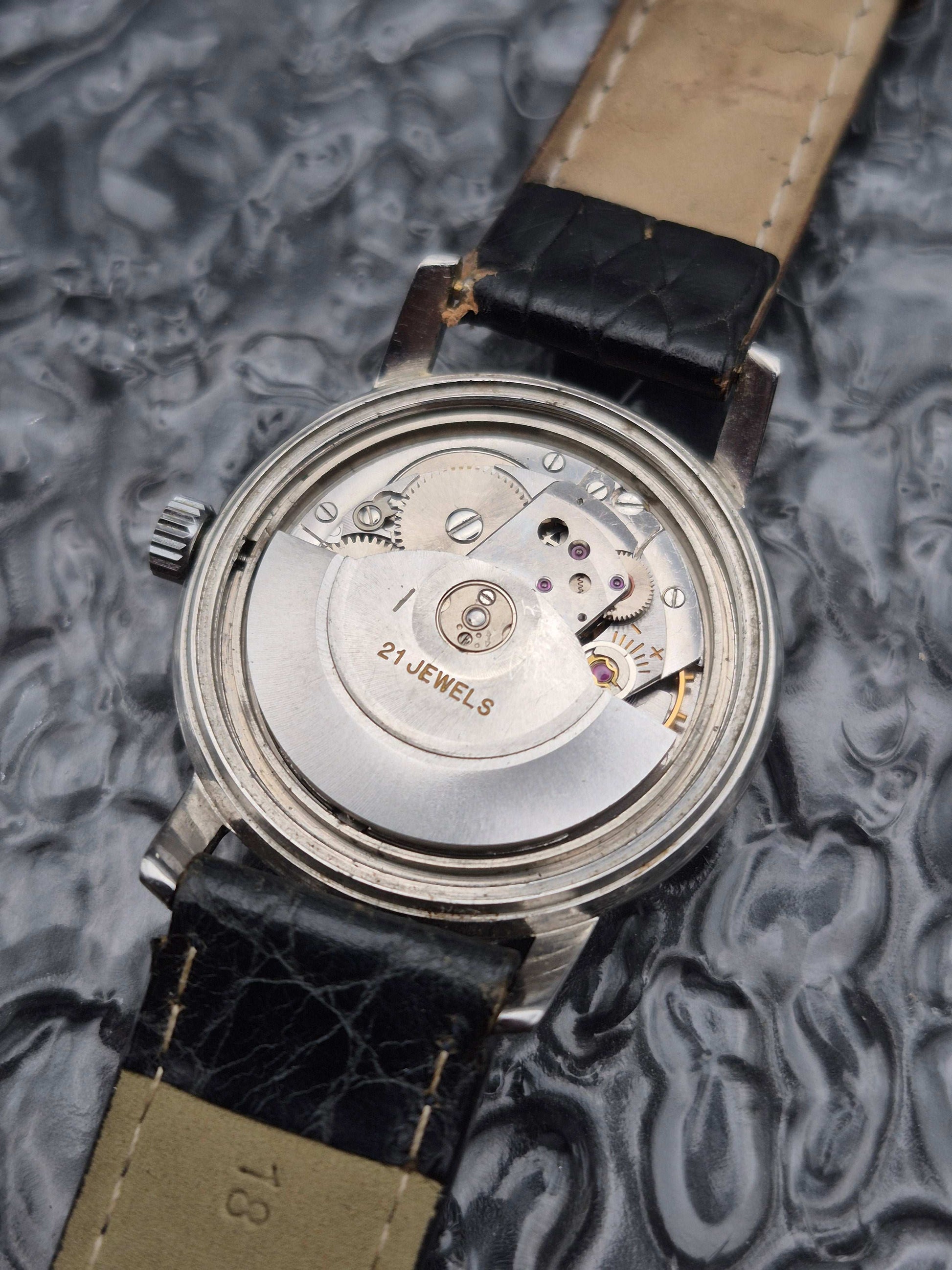 Ebel Automatic Men's Watch Ref. 9113901 Cal. AS 1580 Vintage - Red Robin Watches