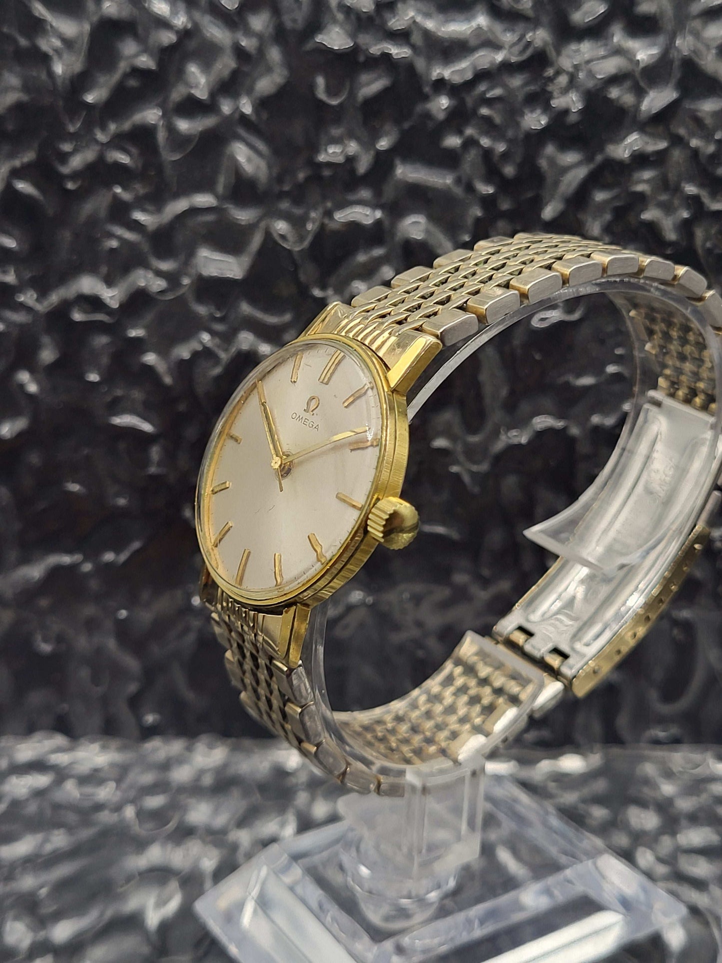 Omega - Ref. 131.004 - Cal. 600 - Manual - Zilveren Wijzerplaat - Goudkleurig - Red Robin Watches