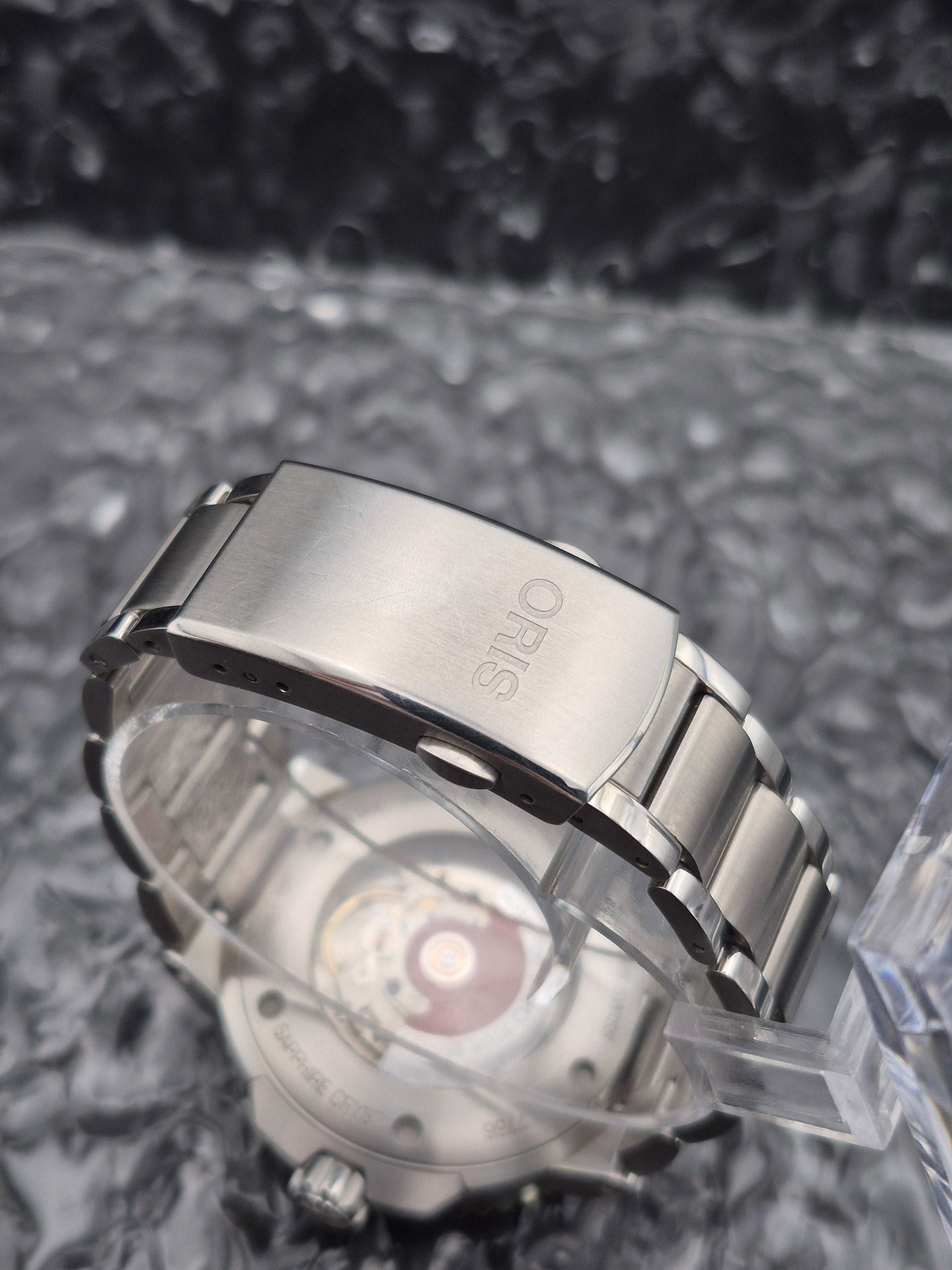 Oris Aquis 'Cherry' Ref. 01 733 7766 4158 Full Set 41.5mm - Red Robin Watches