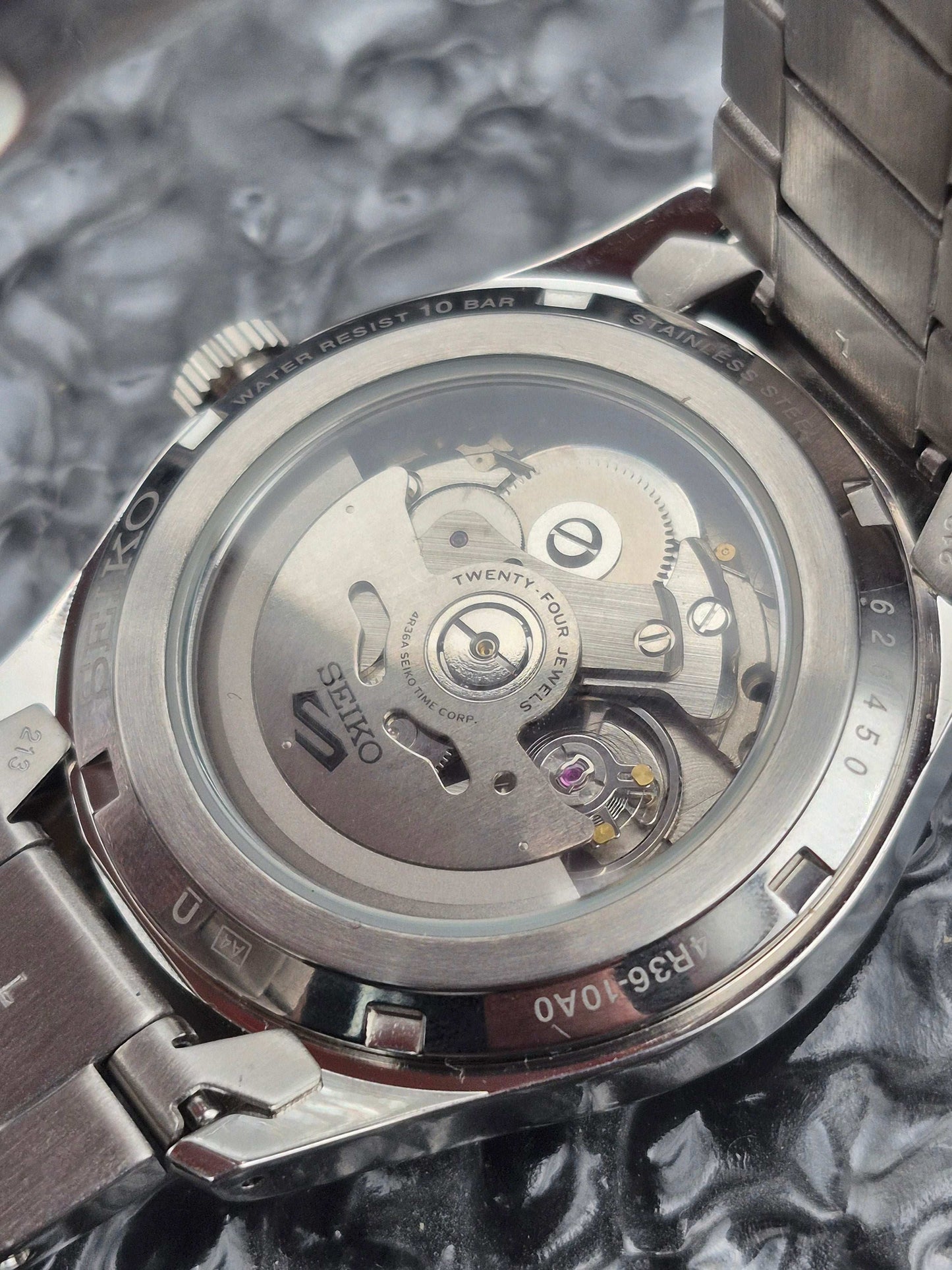 Seiko 5 Sports Ref. SRPG29K1 4R36-10A0 Full Set Automatic Day Date - Red Robin Watches