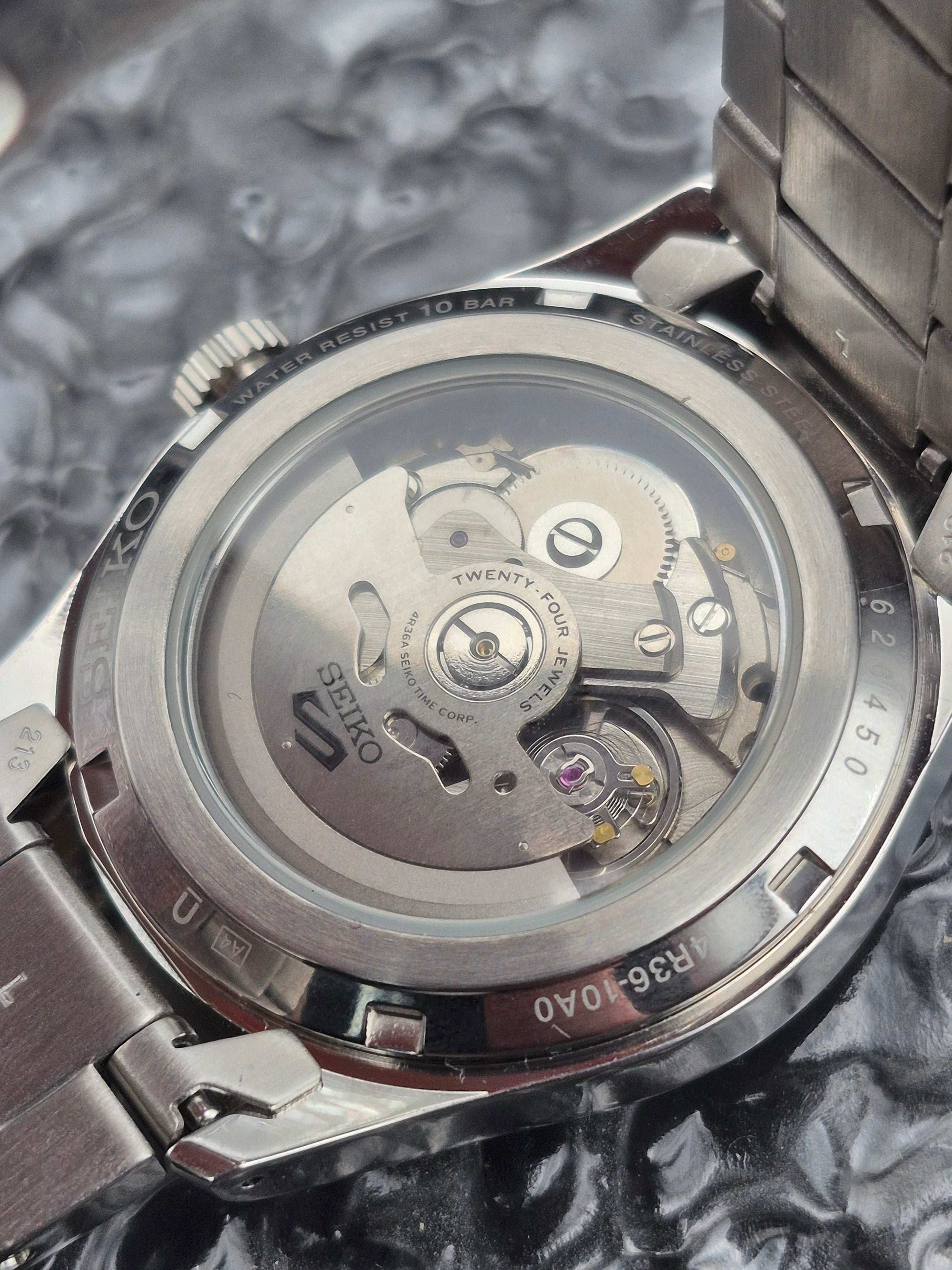 Seiko 5 Sports Ref. SRPG29K1 4R36-10A0 Full Set Automatic Day Date - Red Robin Watches