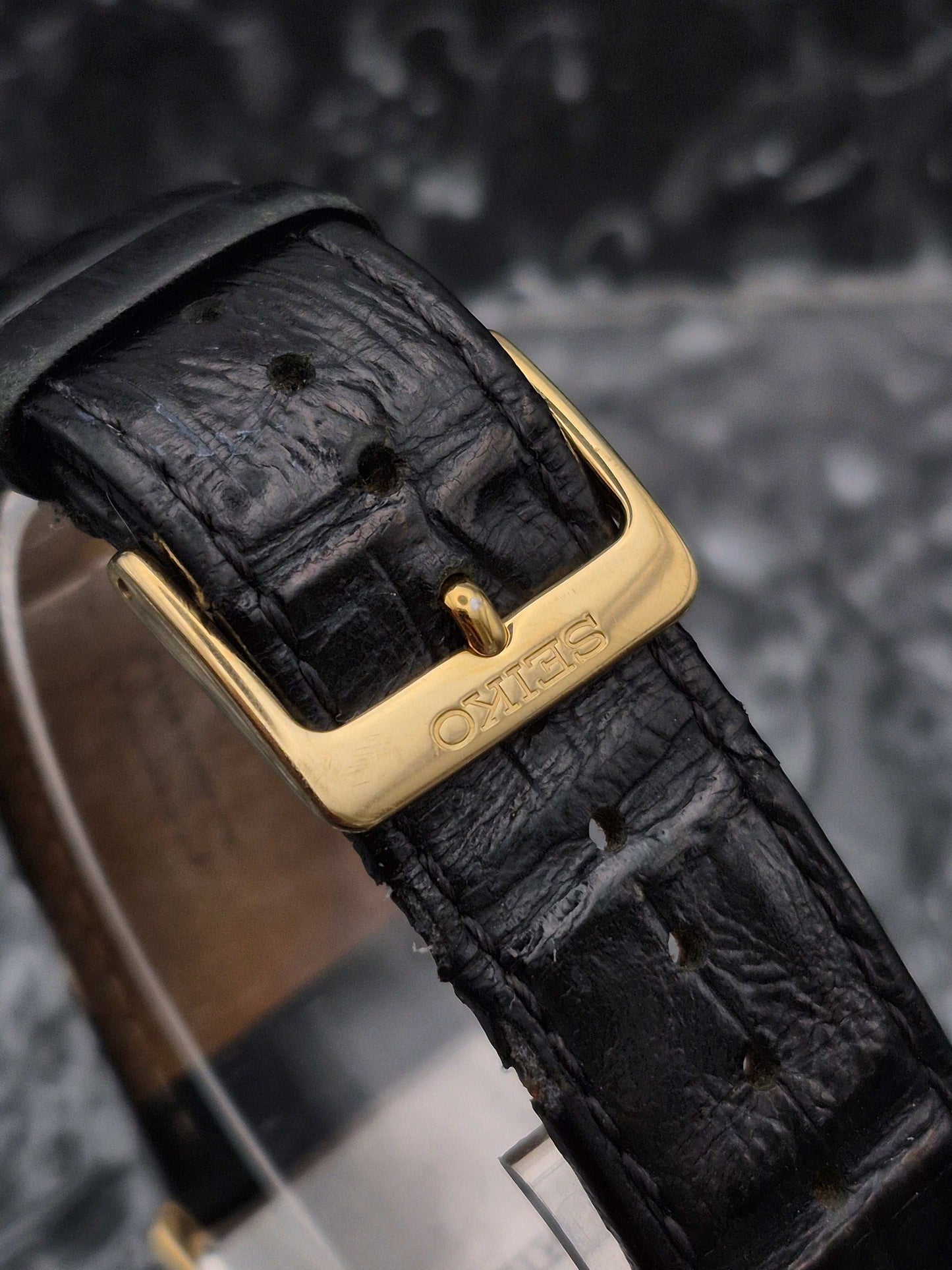 Seiko Solar Tank Ref. V115-0BC0 Gold Tone Roman Numeral Men's - Red Robin Watches