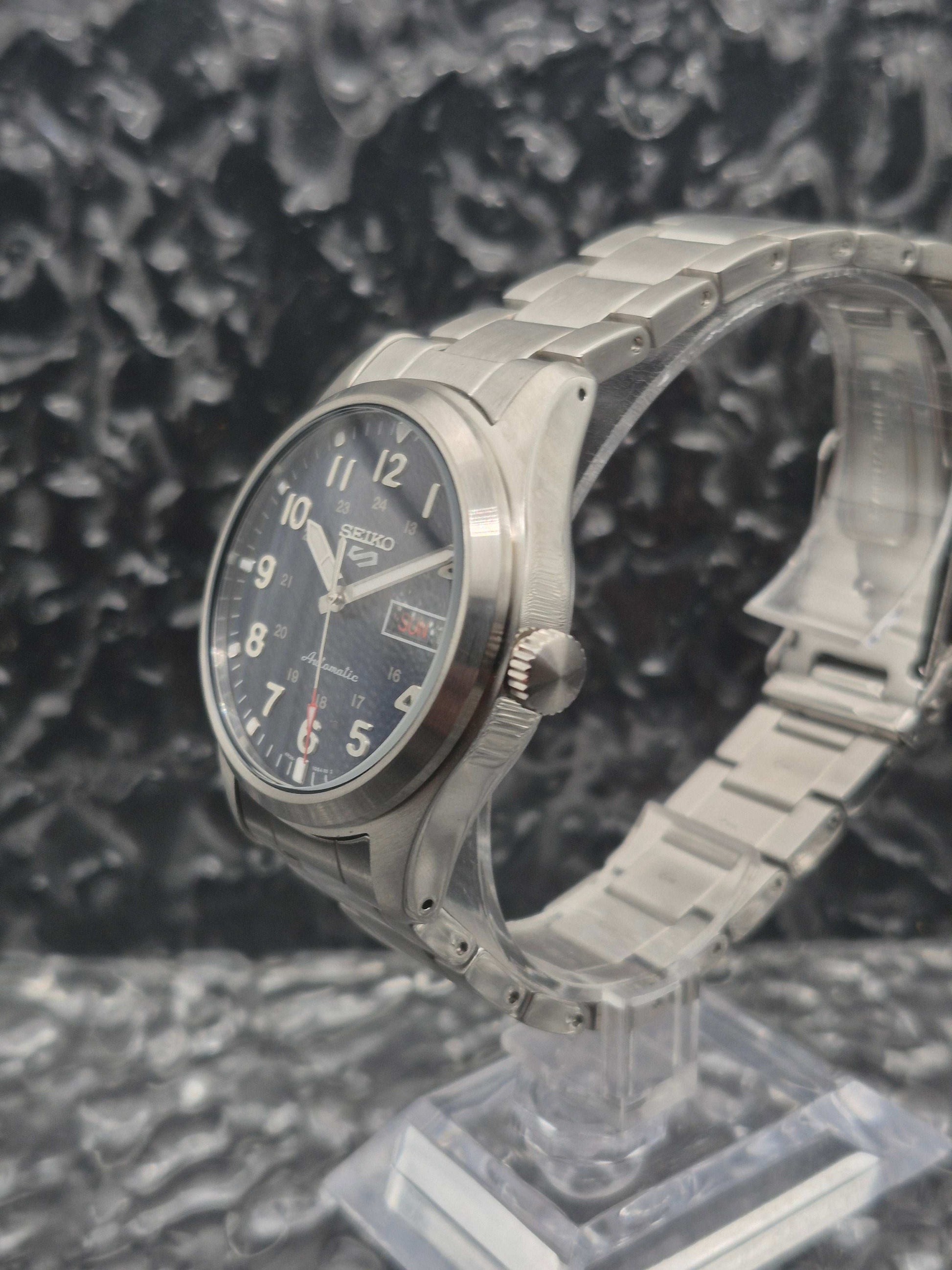 Seiko 5 Sports Ref. SRPG29K1 4R36-10A0 Full Set Automatic Day Date - Red Robin Watches