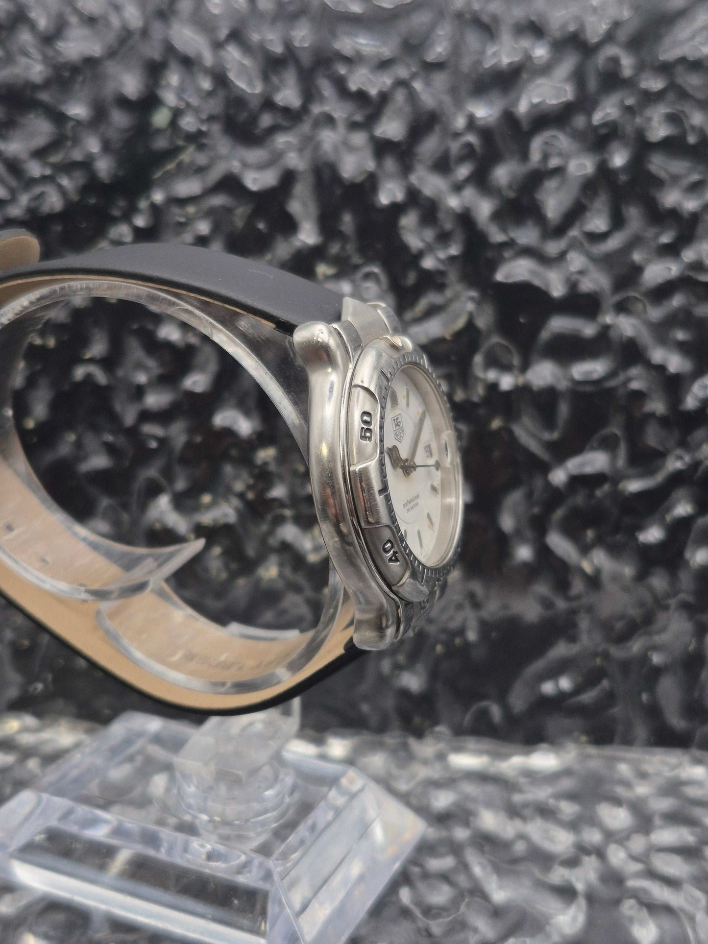 Tag Heuer Professional 6000 Ref. WH1211 Quartz 36mm Mid-Size