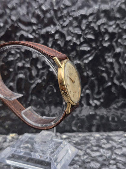 Universal Geneve Solid Gold Calatrava 18k 750 Cal. 262 Subdial Raised Markers - Red Robin Watches