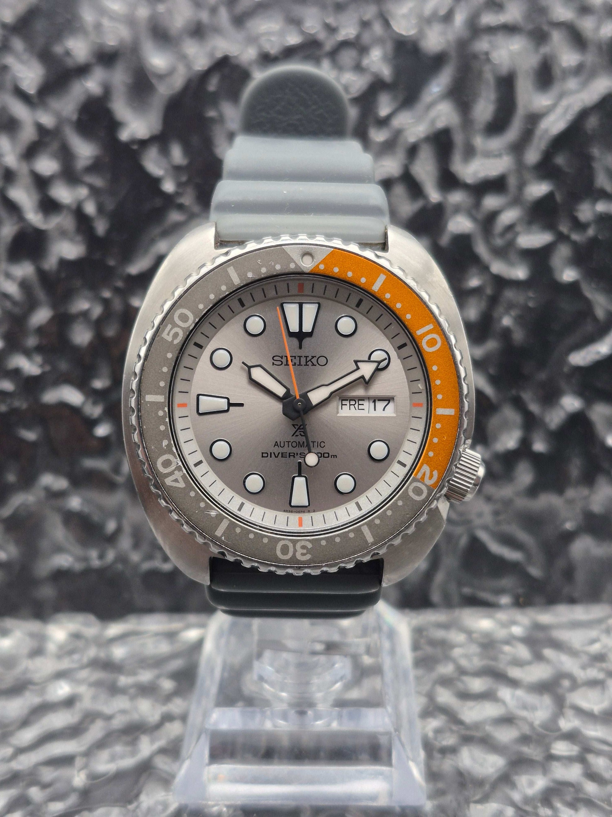 Seiko Turtle 'Dawn Grey' Ref. SRPD01K1 - 4R36-06Y0 Automatic - Red Robin Watches