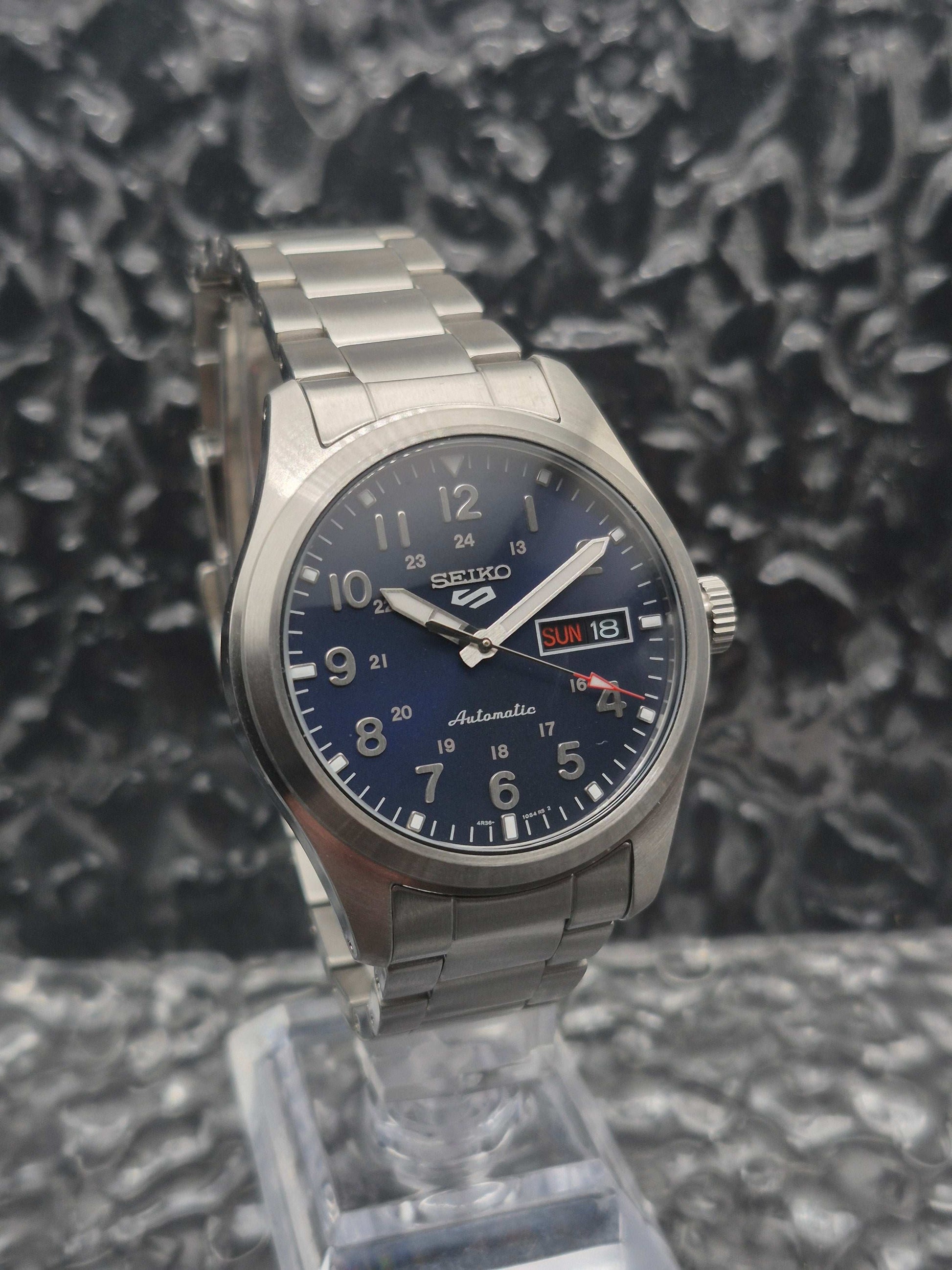 Seiko 5 Sports Ref. SRPG29K1 4R36-10A0 Full Set Automatic Day Date - Red Robin Watches