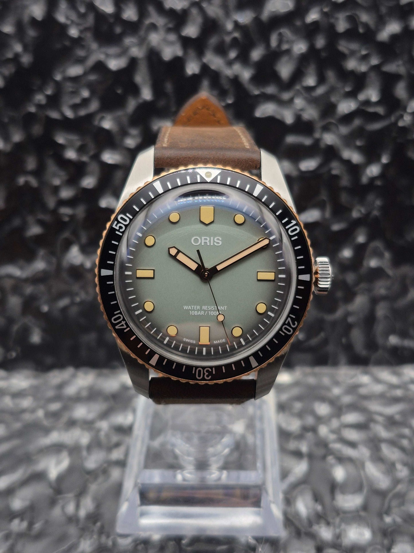 Oris Divers 65 X Momotaro Limited Edition Automatic Ref. 0173377074337 Full Set - Red Robin Watches