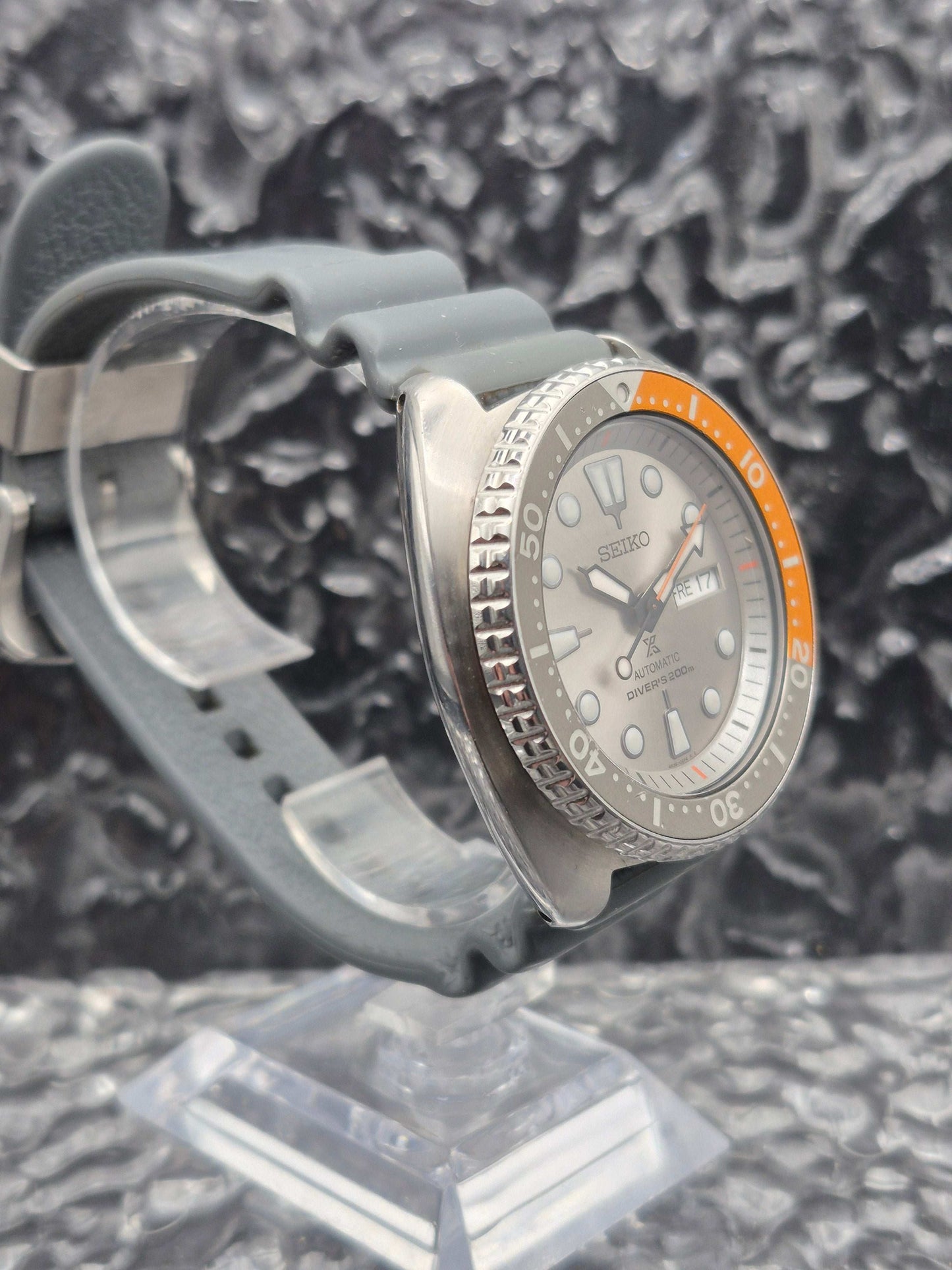 Seiko Turtle 'Dawn Grey' Ref. SRPD01K1 - 4R36-06Y0 Automatic - Red Robin Watches