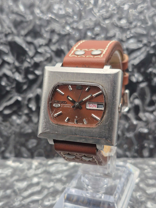 Seiko 5 Automatic Ref. 6119-5401 Orange Dial Vintage TV Case - Red Robin Watches
