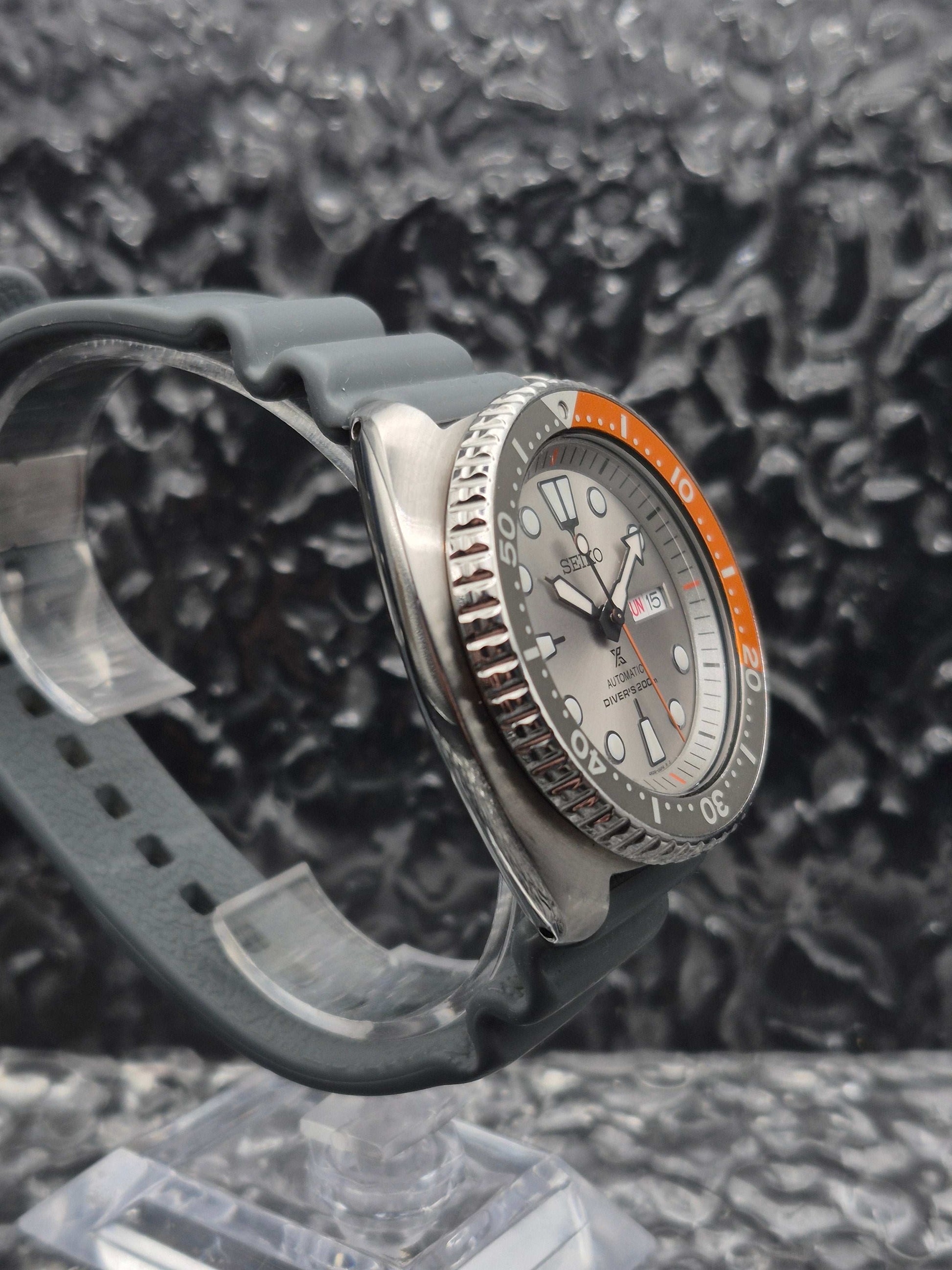 Seiko Turtle 'Dawn Grey' Ref. SRPD01K1 - 4R36-06Y0 - Full Set - Red Robin Watches