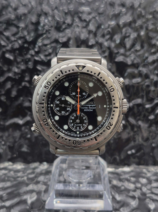 Seiko 'Italian Tuna' Ref. Y182-7C20 Quartz Chronograph Black Dial - Red Robin Watches