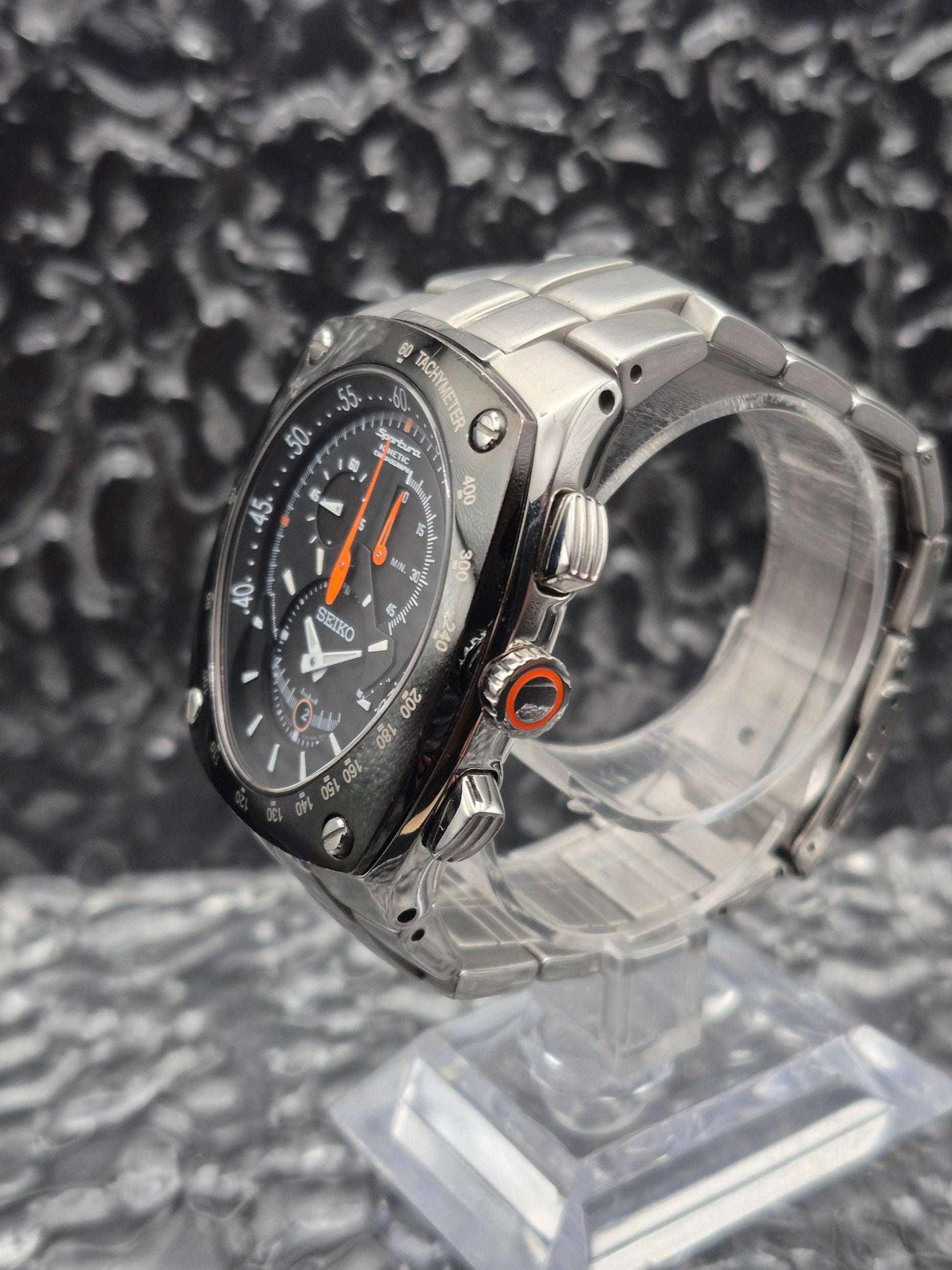 Seiko Kinetic Chronograph Ref. SNL015P1 - 7L22-0AD0 - Extra Original Strap! - Red Robin Watches