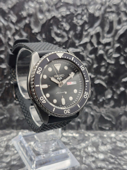 Seiko 5 Sports Ref. SRPD65K1 - 4R36-07G0 Black Case Automatic - Red Robin Watches