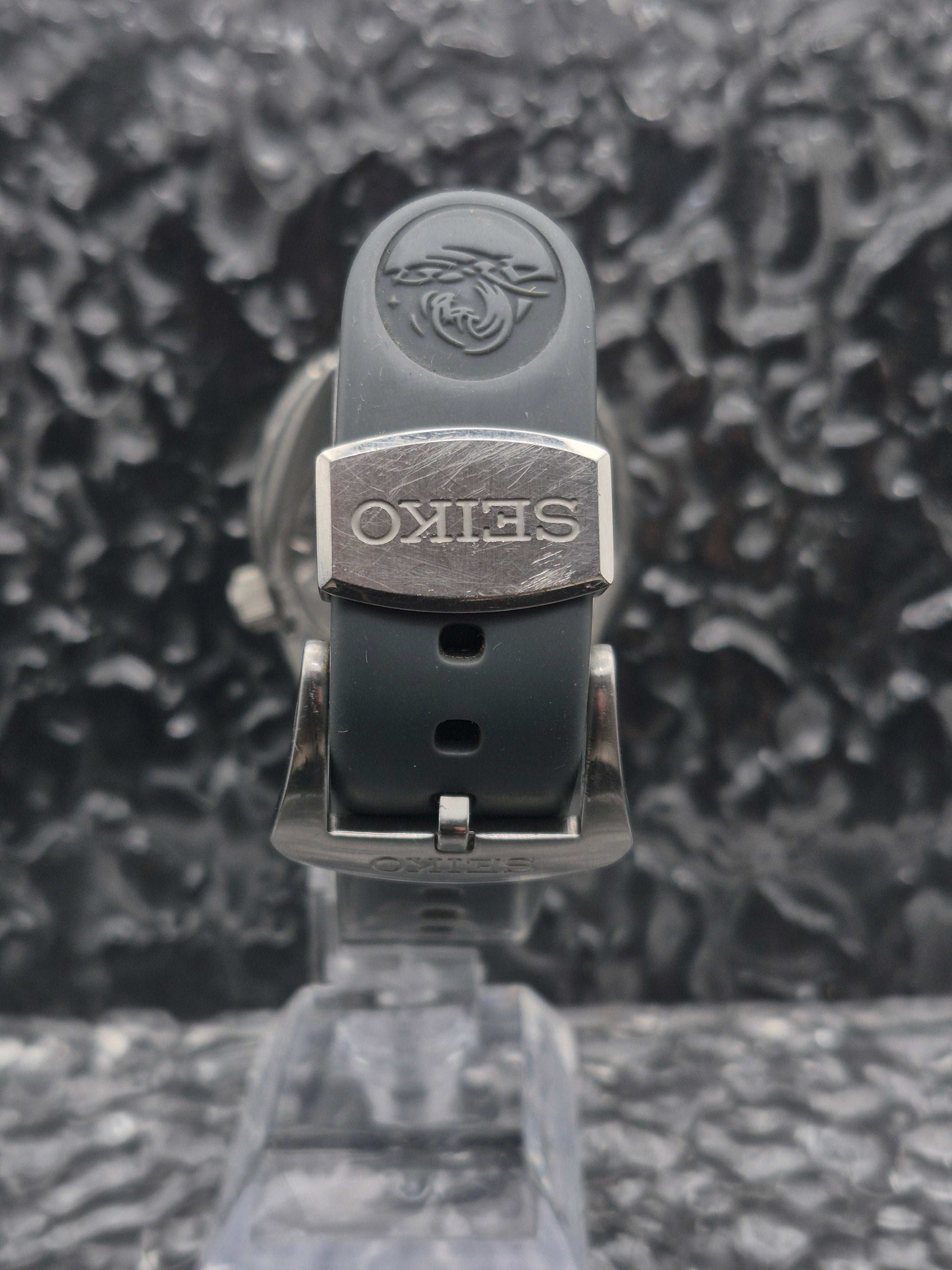 Seiko Turtle 'Dawn Grey' Ref. SRPD01K1 - 4R36-06Y0 Automatic - Red Robin Watches