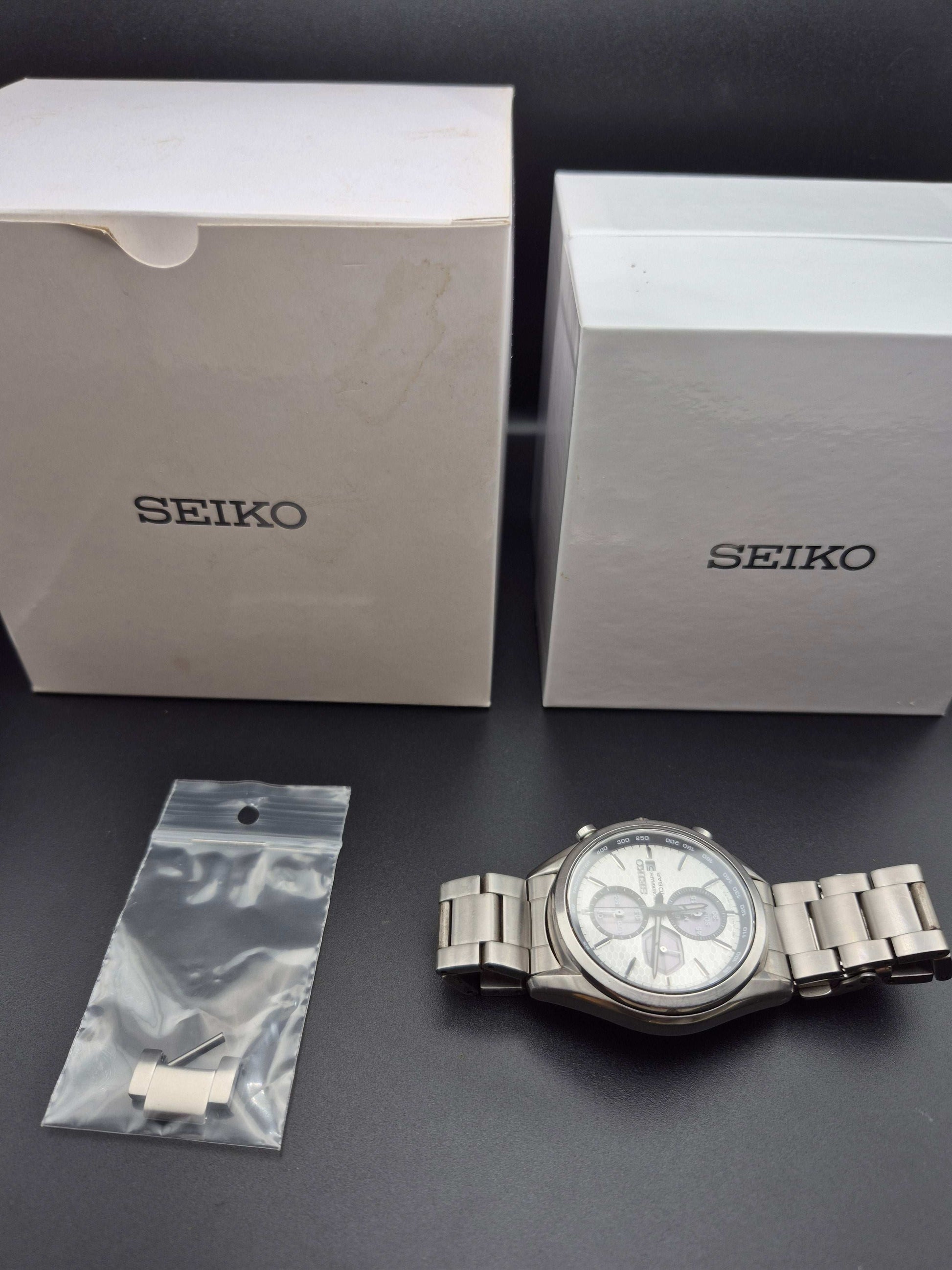 Seiko Solar Chronograph Ref. SSC769P1 - V176-0BH0 Macchina Sportiva White Dial