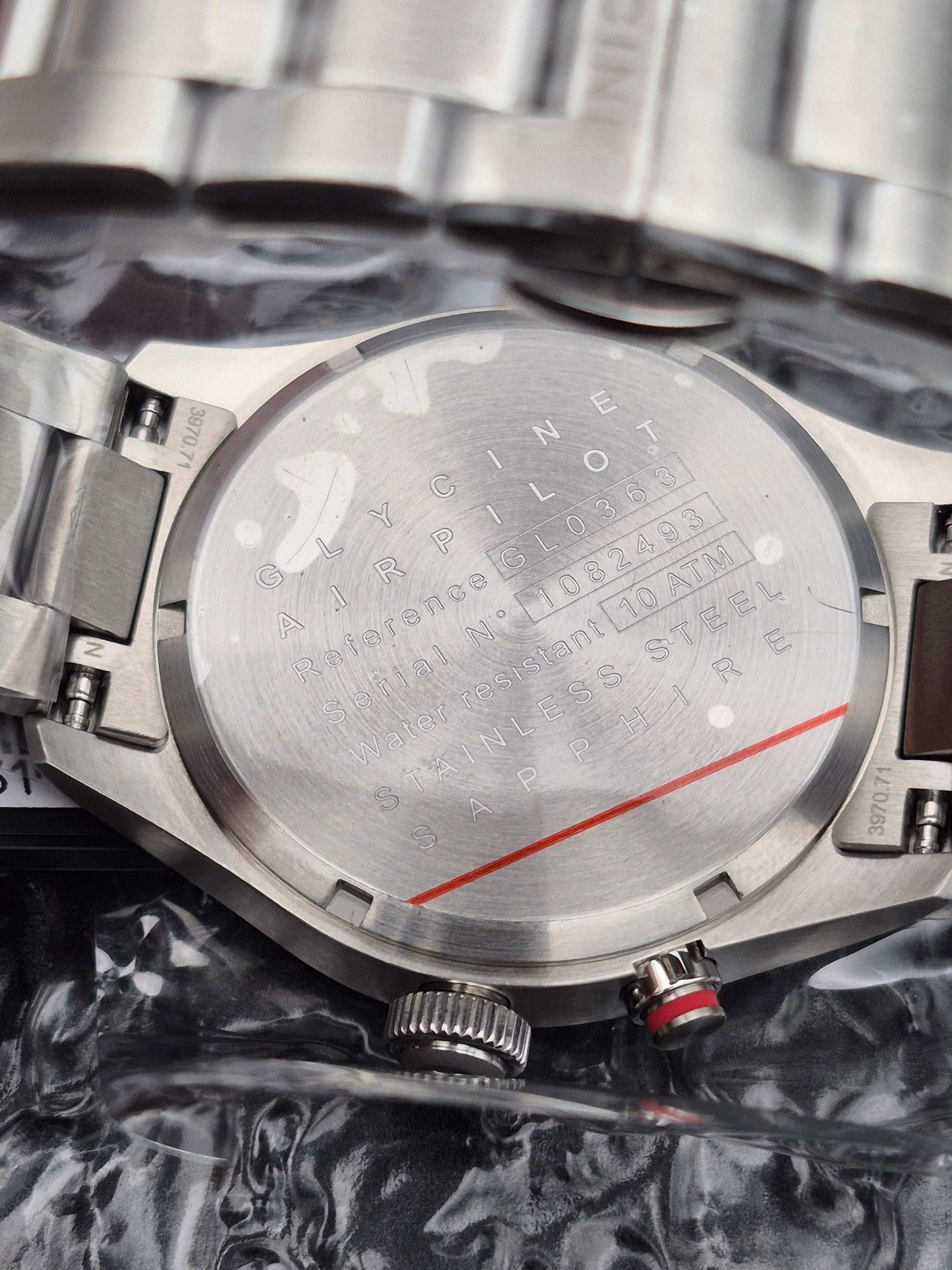 Glycine Airpilot Ref. GL0363 Full Set Brand New Black Dial Quartz - Red Robin Watches