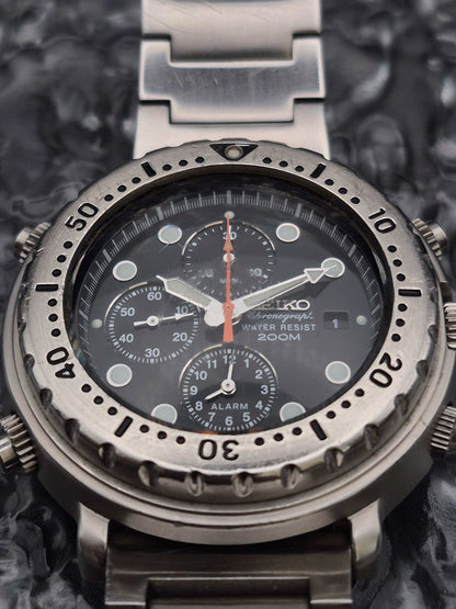 Seiko 'Italian Tuna' Ref. Y182-7C20 Quartz Chronograph Black Dial - Red Robin Watches