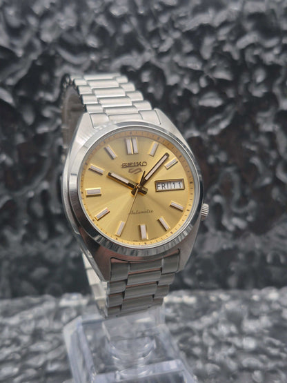 Seiko 5 Sports Ref. SRPL59K1 - 4R36-15M0 Full Set Gold Dial Automatic - Red Robin Watches