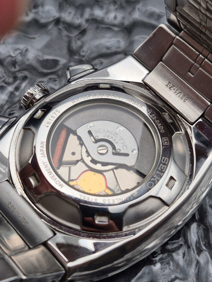 Seiko Kinetic Chronograph Ref. SNL015P1 - 7L22-0AD0 - Extra Original Strap! - Red Robin Watches