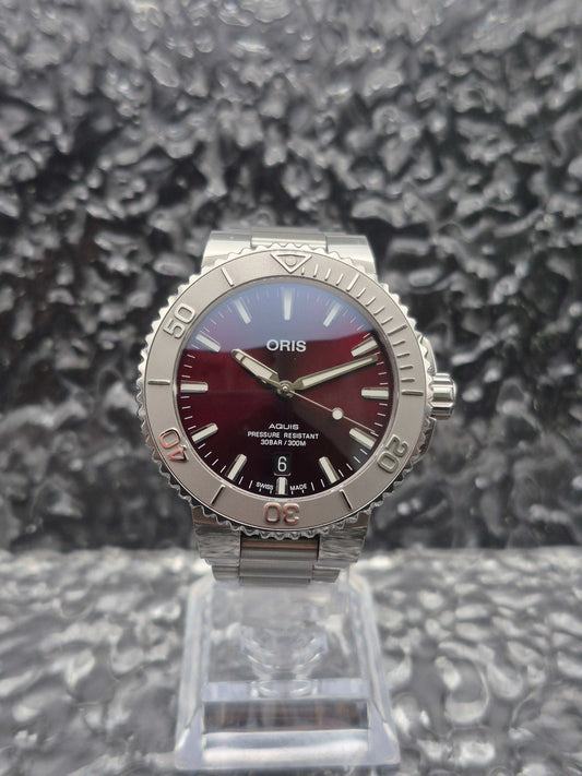 Oris Aquis 'Cherry' Ref. 01 733 7766 4158 Full Set 41.5mm - Red Robin Watches