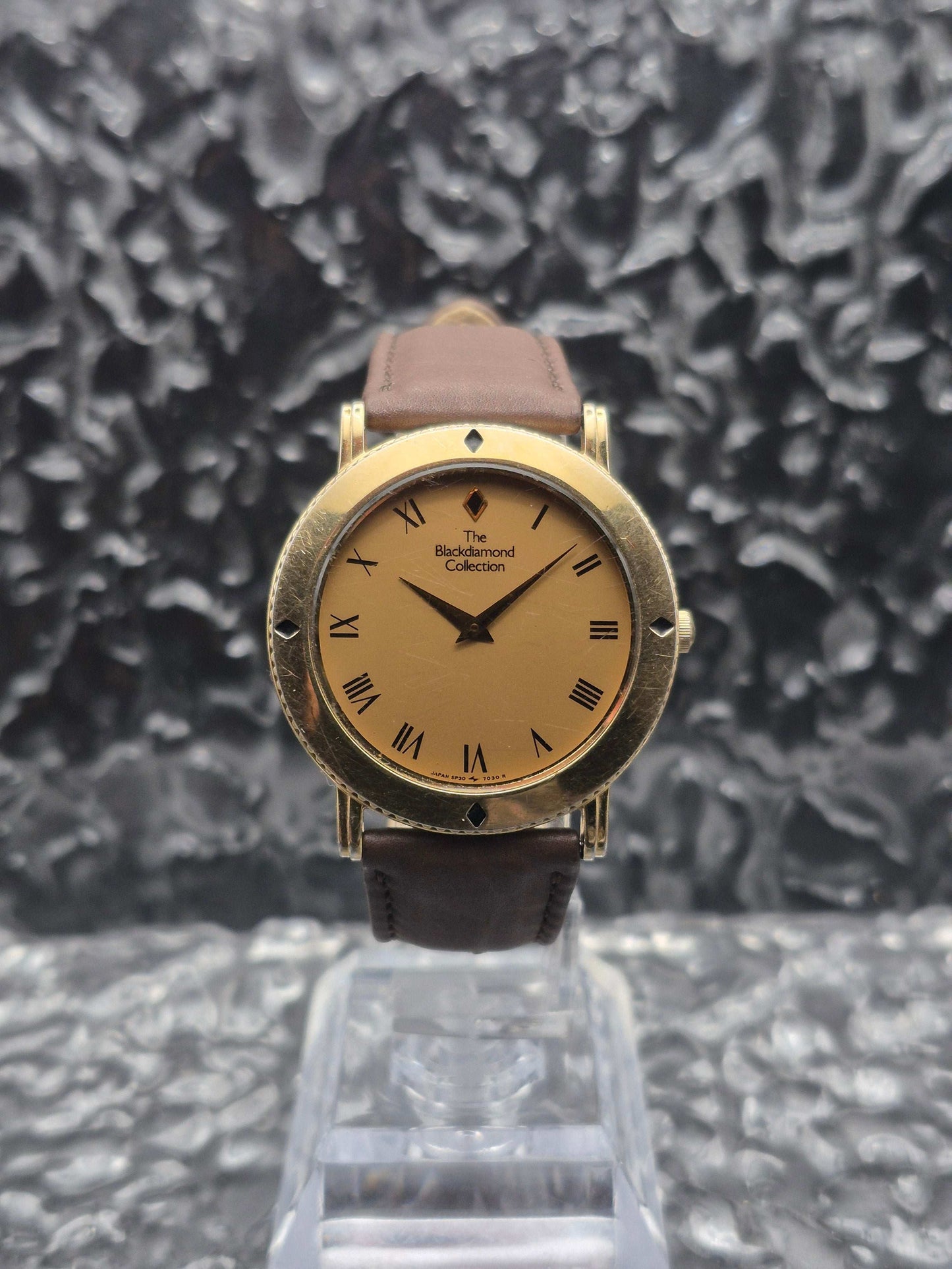 Seiko Black Diamond Collection Ref. 5P30-7020 Rotating Bezel - Red Robin Watches