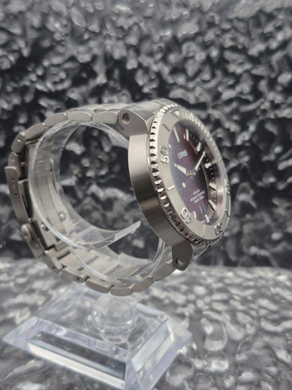 Oris Aquis 'Cherry' Ref. 01 733 7766 4158 Full Set 41.5mm - Red Robin Watches