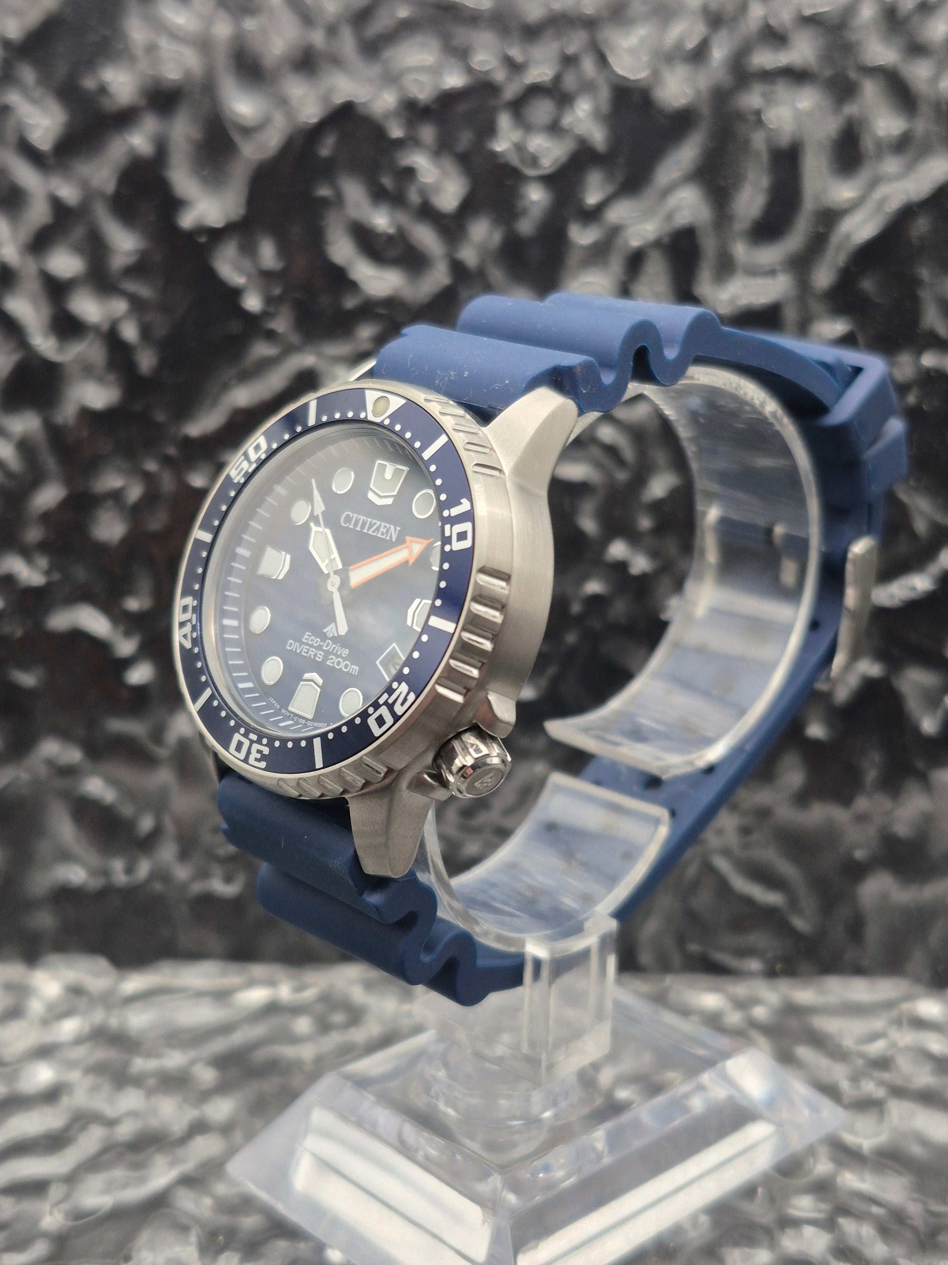 Citizen Promaster Eco-Drive Ref. E168-0029J02 Blue Dial - Red Robin Watches
