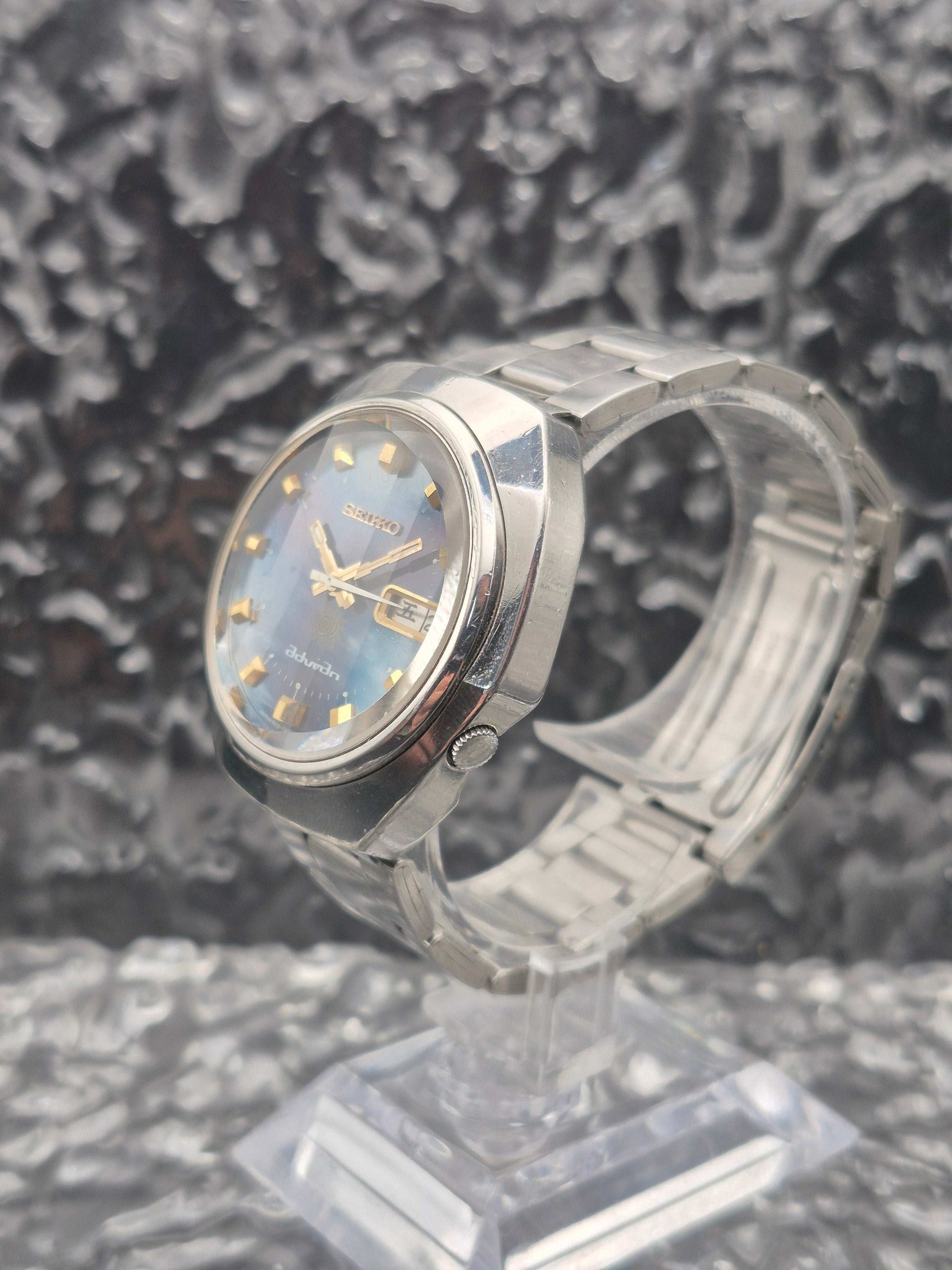 Seiko Advan Ref. 7019-7240 Facet Crystal Kanji Blue Dial