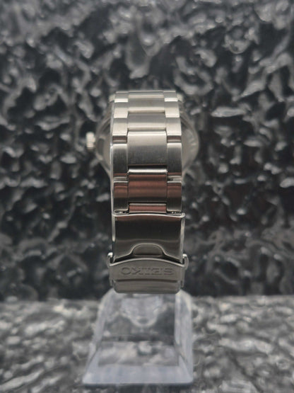 Seiko 5 Sports Ref. SRPG29K1 4R36-10A0 Full Set Automatic Day Date - Red Robin Watches