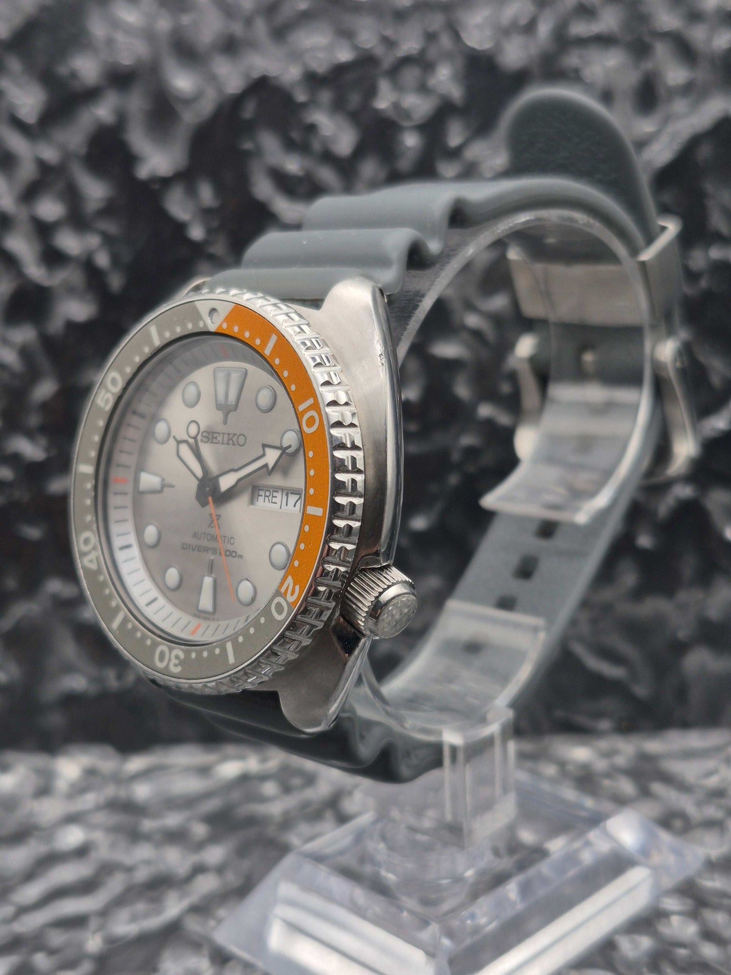 Seiko Turtle 'Dawn Grey' Ref. SRPD01K1 - 4R36-06Y0 Automatic - Red Robin Watches