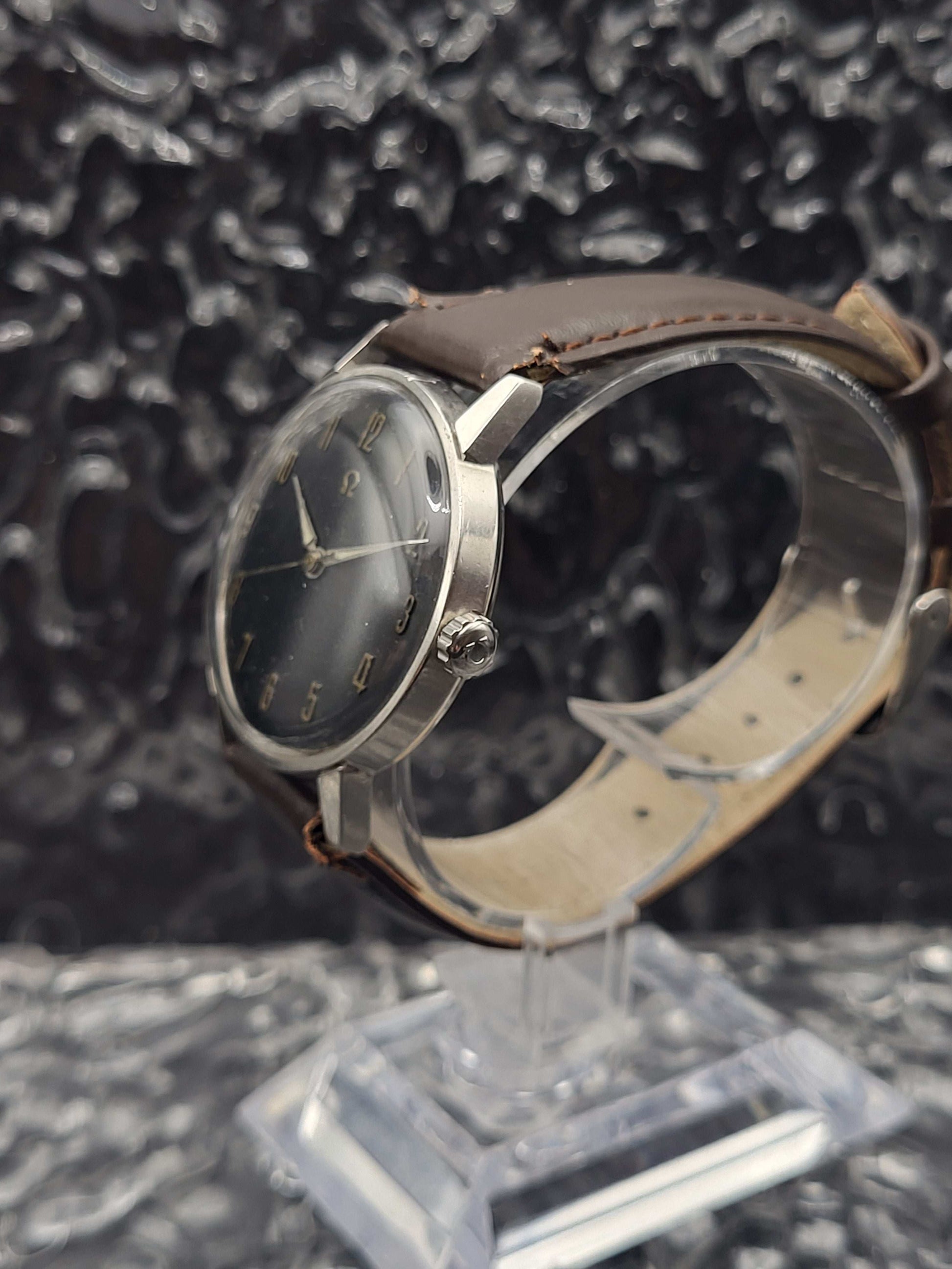 Omega Seamaster - Ref. 135.011 - Cal. 601 - Manual - Raised Numerals