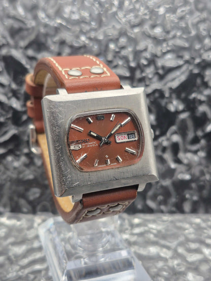 Seiko 5 Automatic Ref. 6119-5401 Orange Dial Vintage TV Case - Red Robin Watches